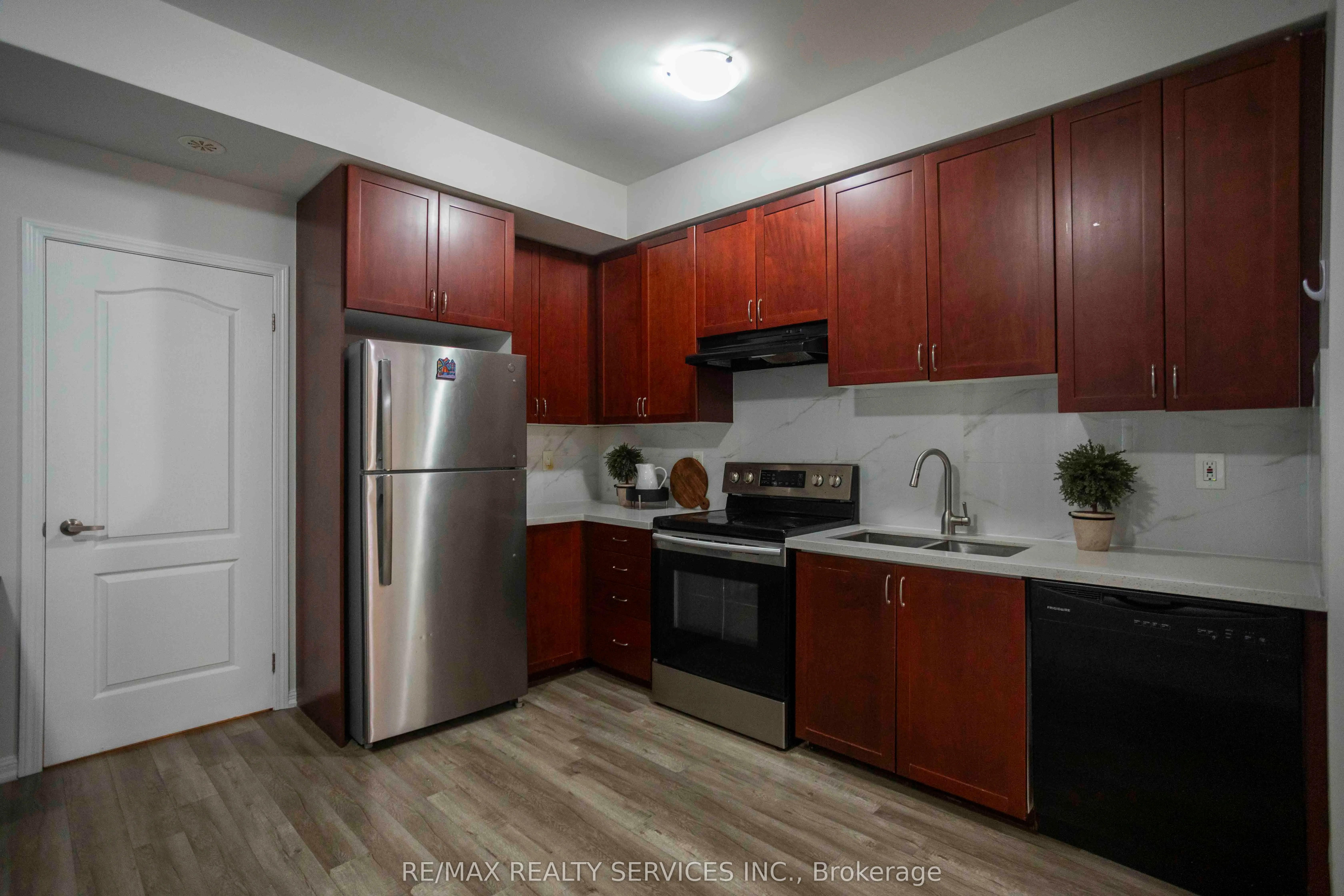 3100 Boxford Crescent, #8