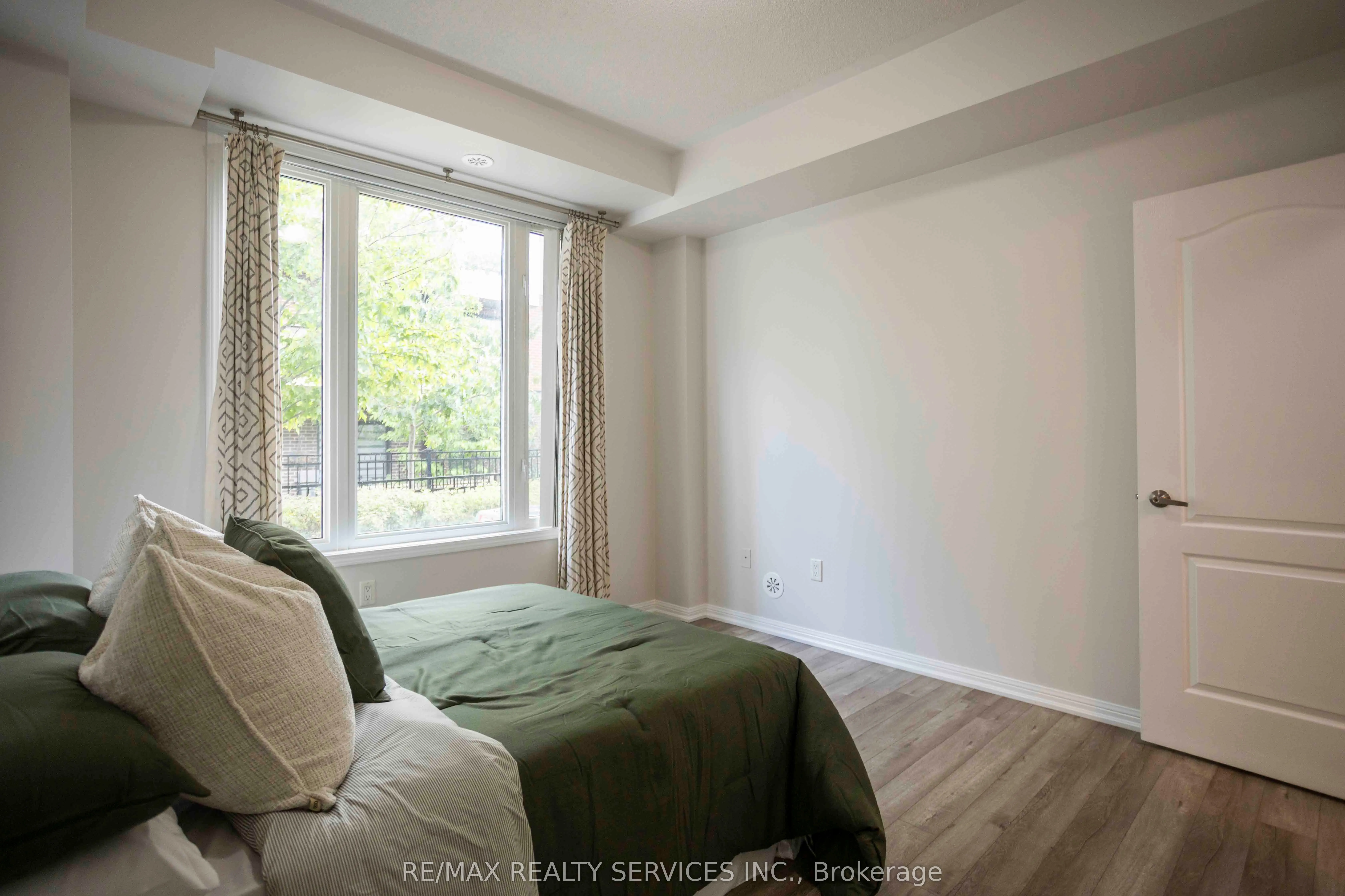 3100 Boxford Crescent, #8