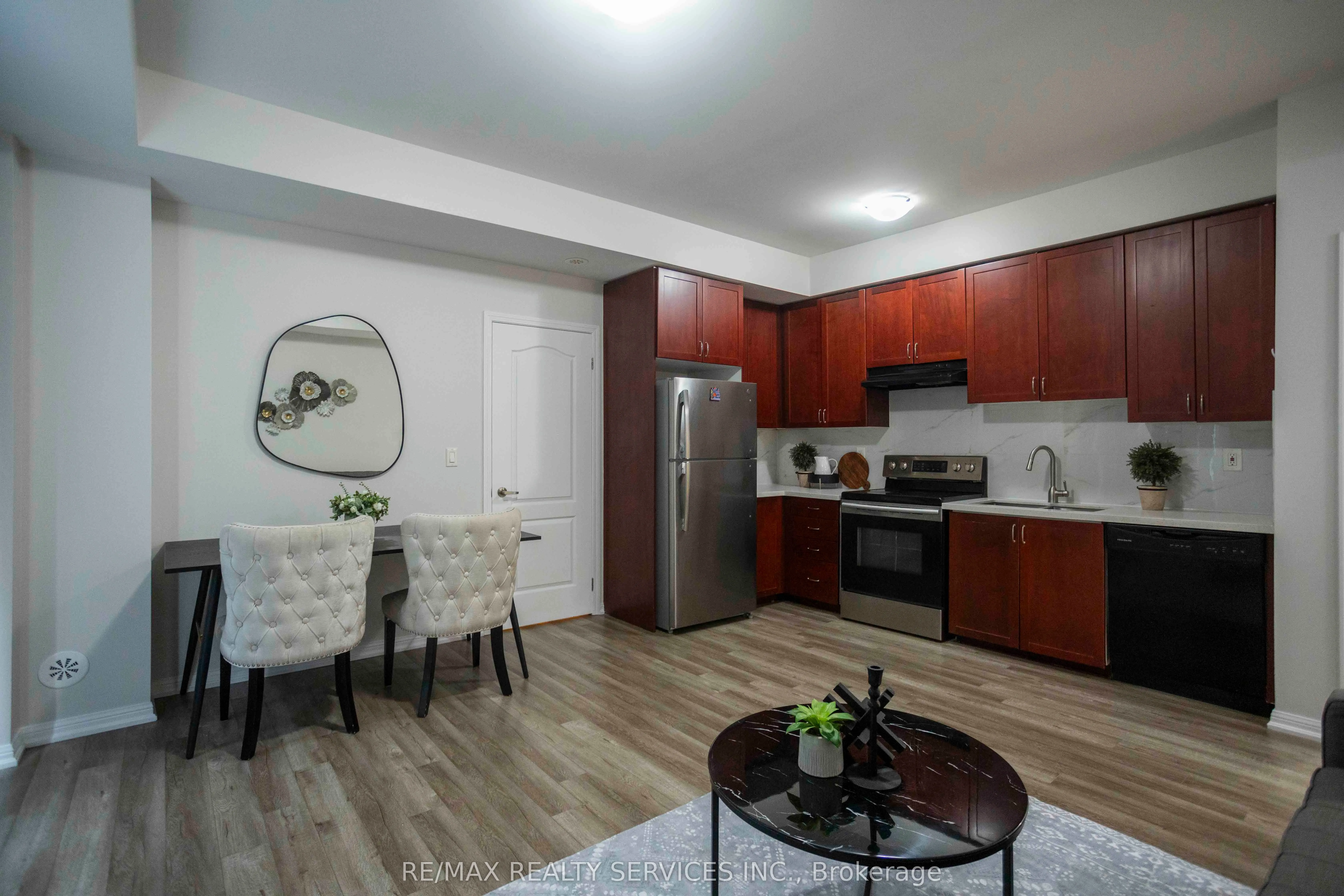 3100 Boxford Crescent, #8