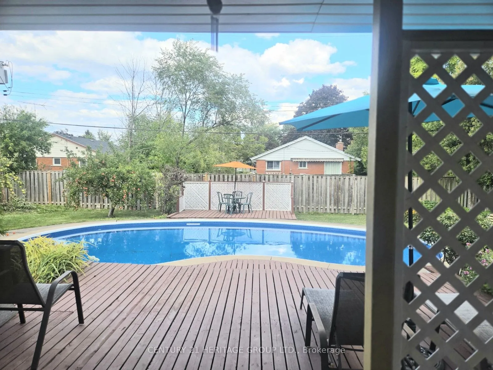 353 Cosburn Crescent