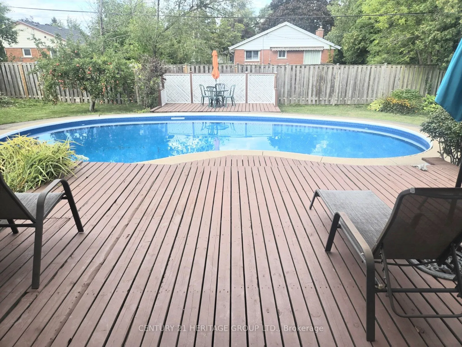 353 Cosburn Crescent
