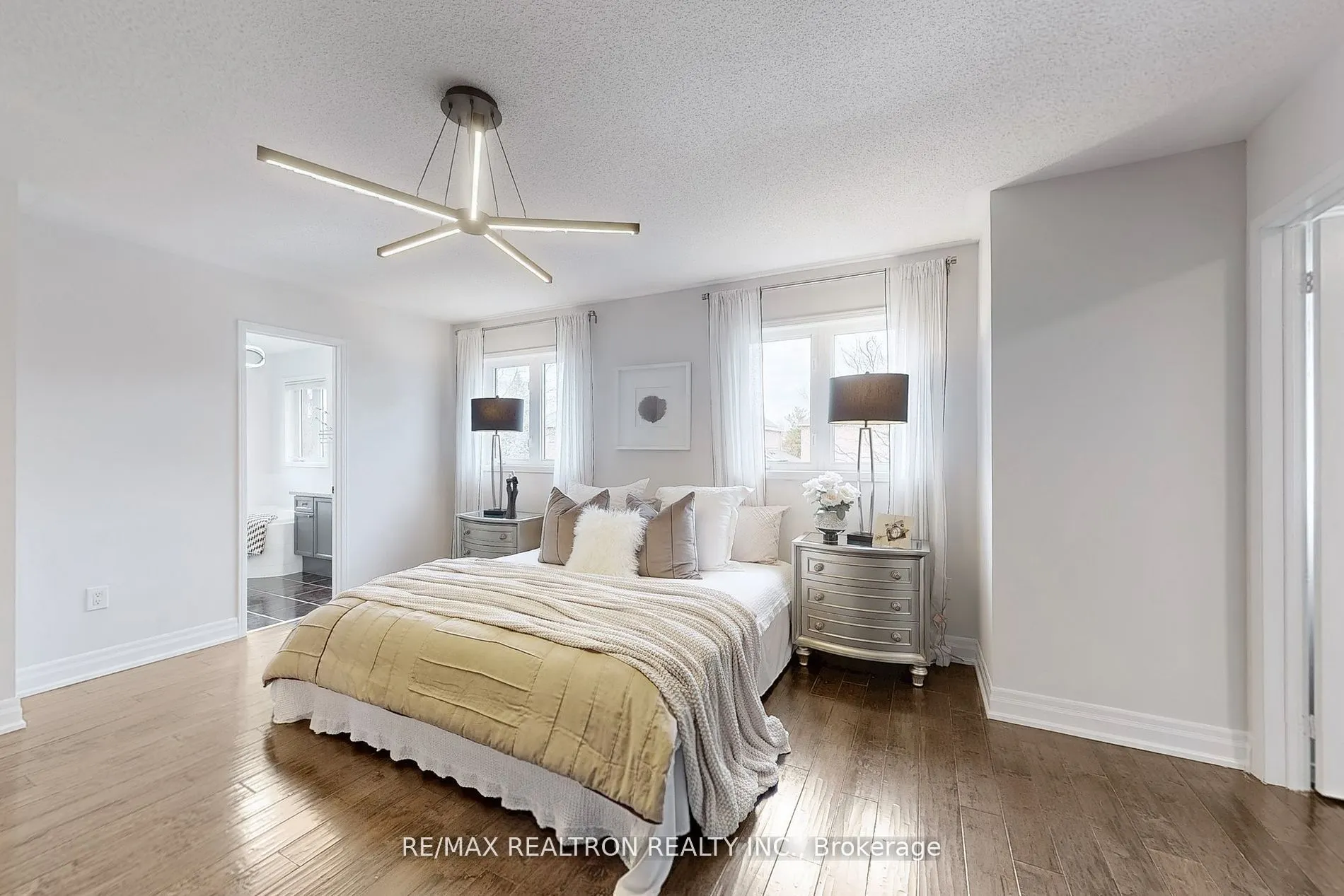 2355 Woodridge Way