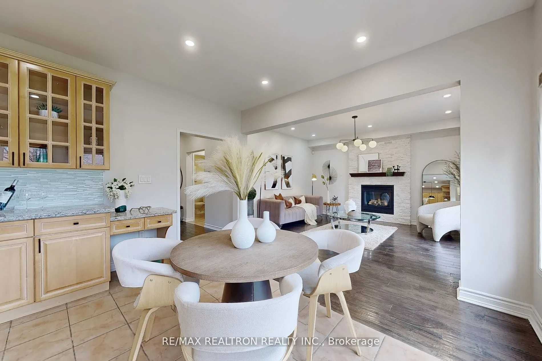 2355 Woodridge Way