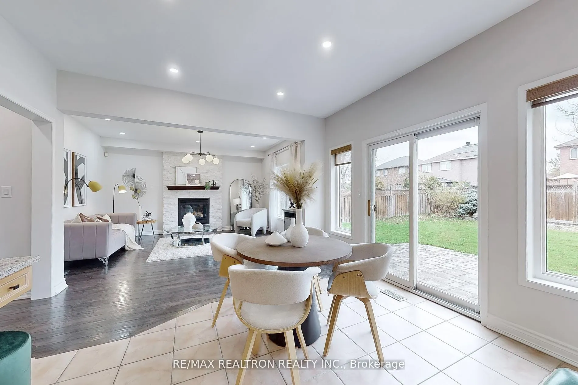 2355 Woodridge Way