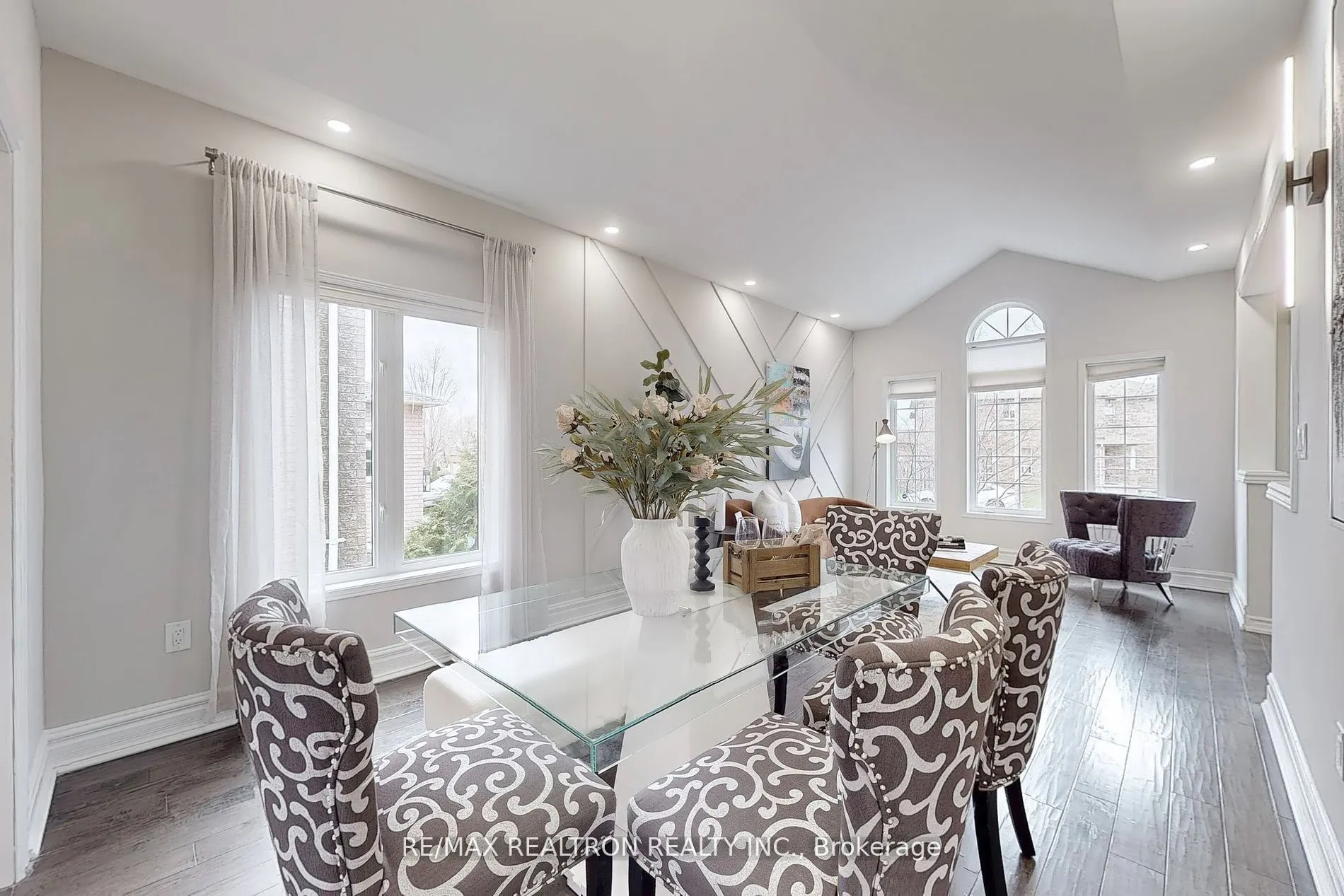 2355 Woodridge Way