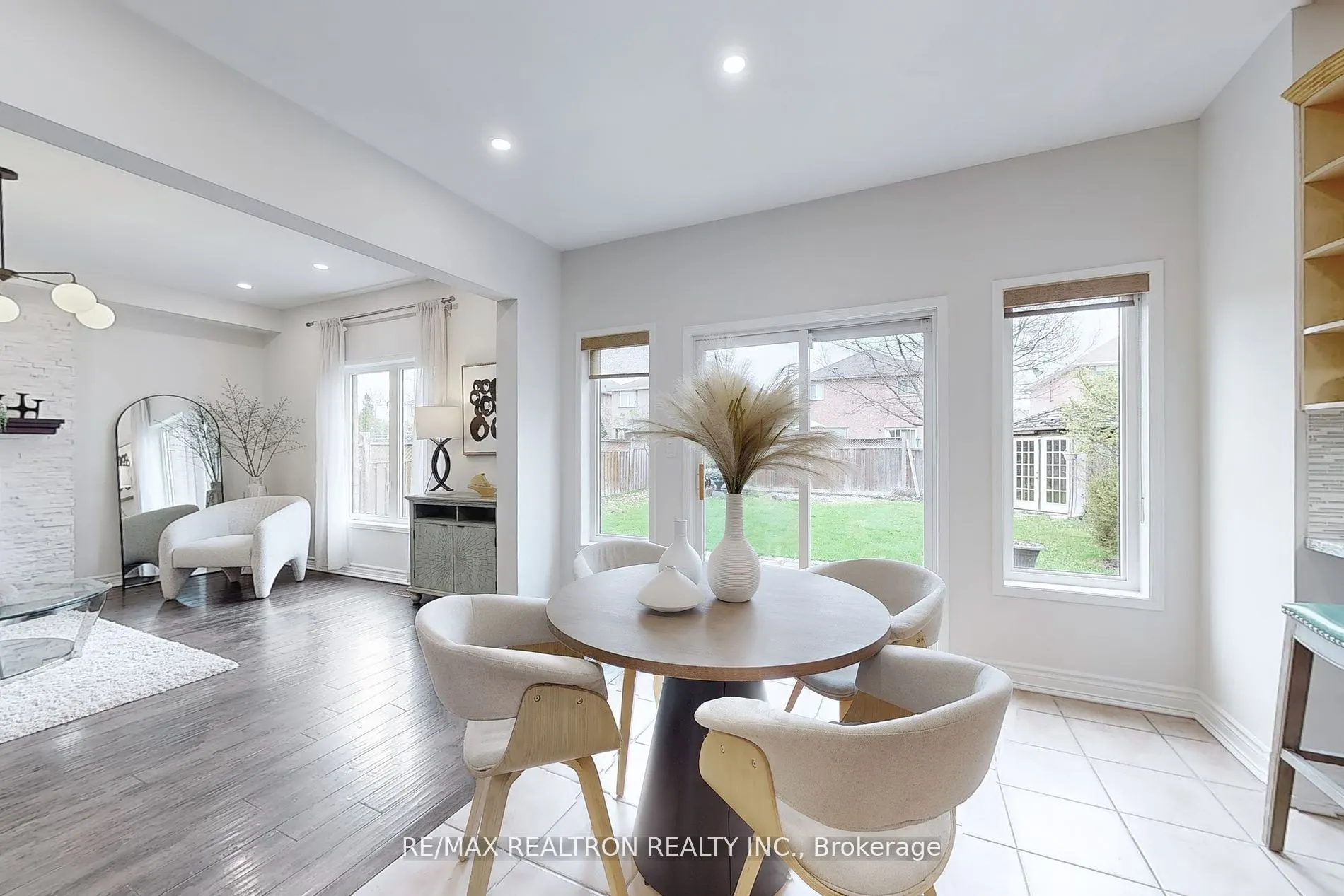 2355 Woodridge Way