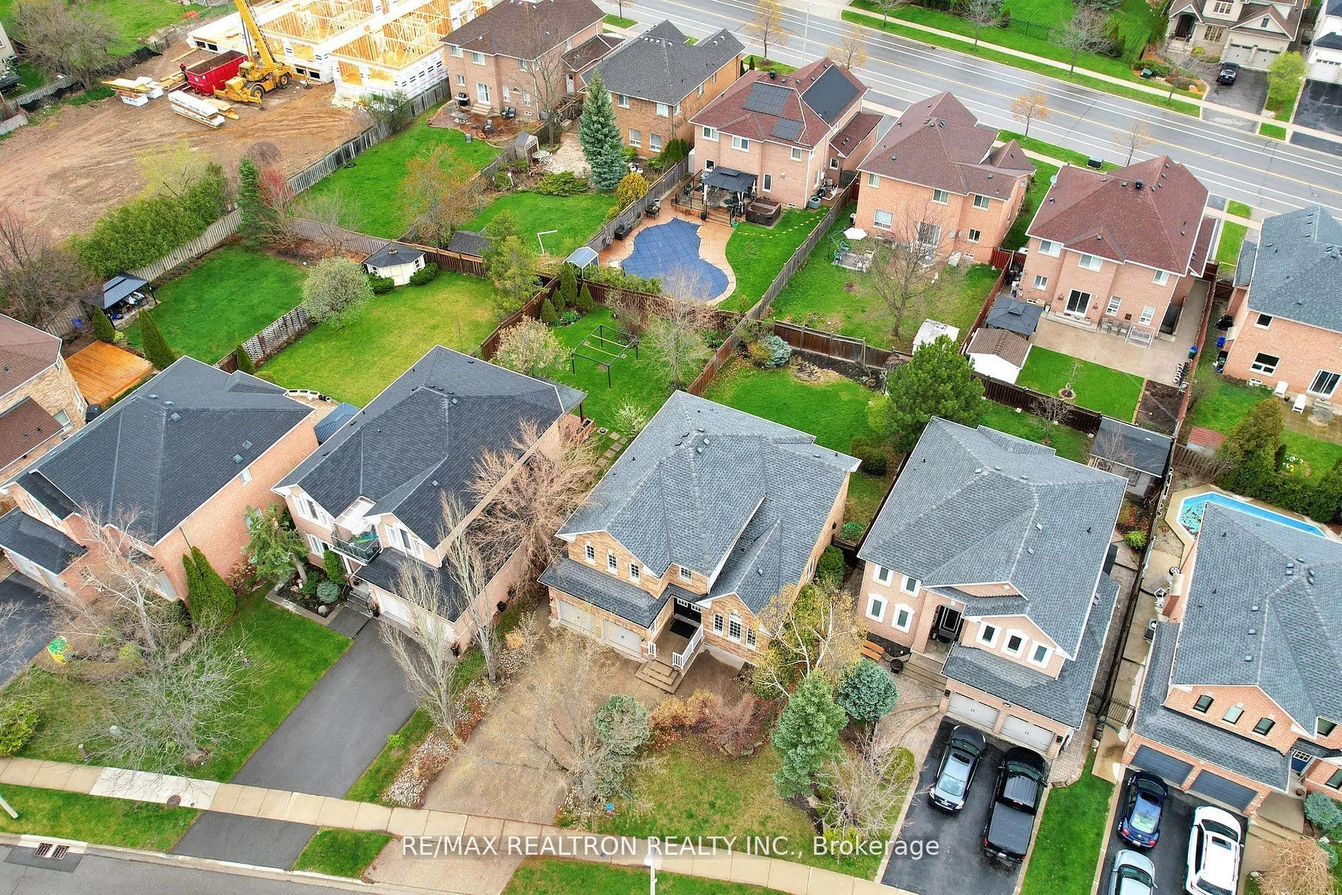 2355 Woodridge Way