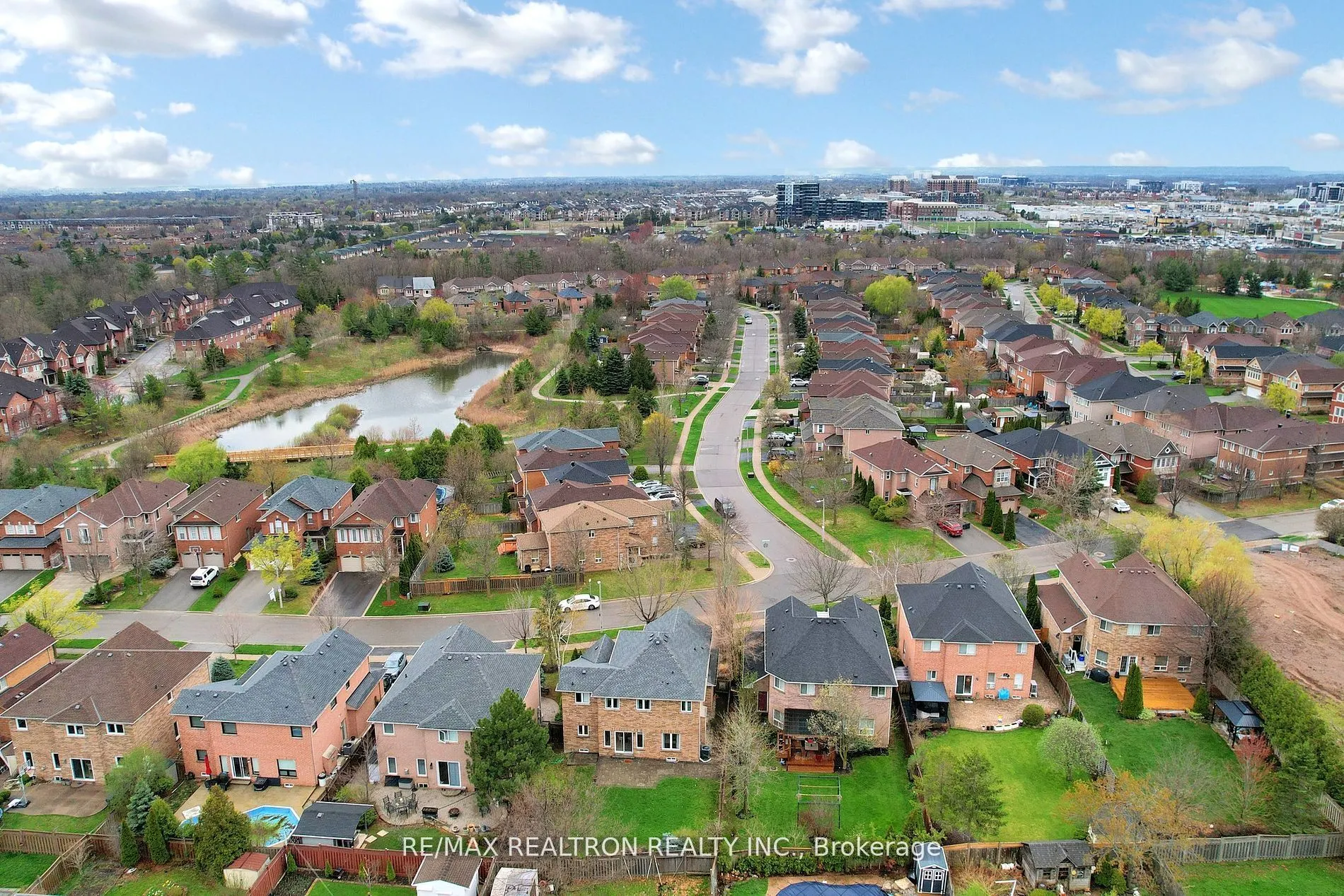 2355 Woodridge Way