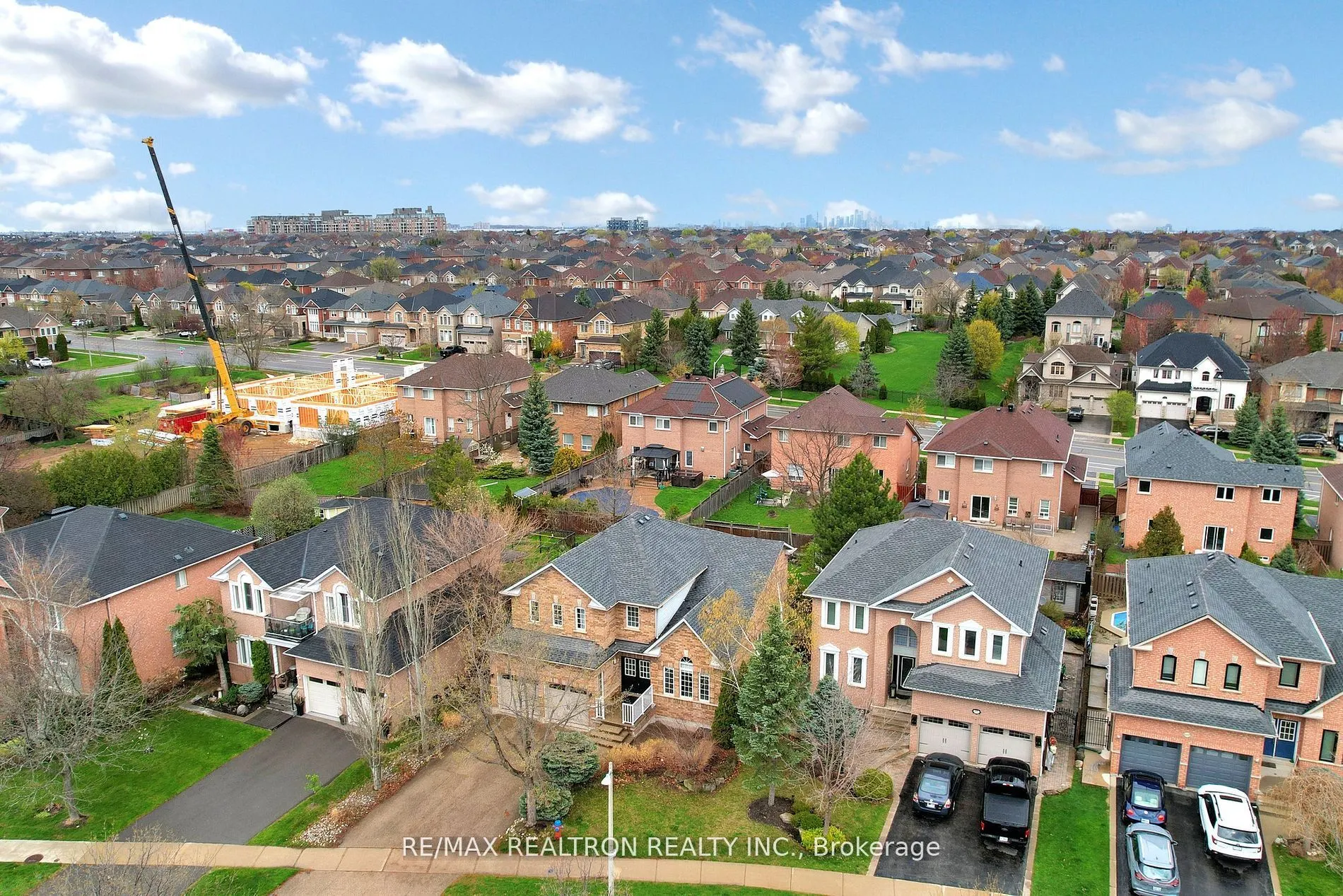 2355 Woodridge Way