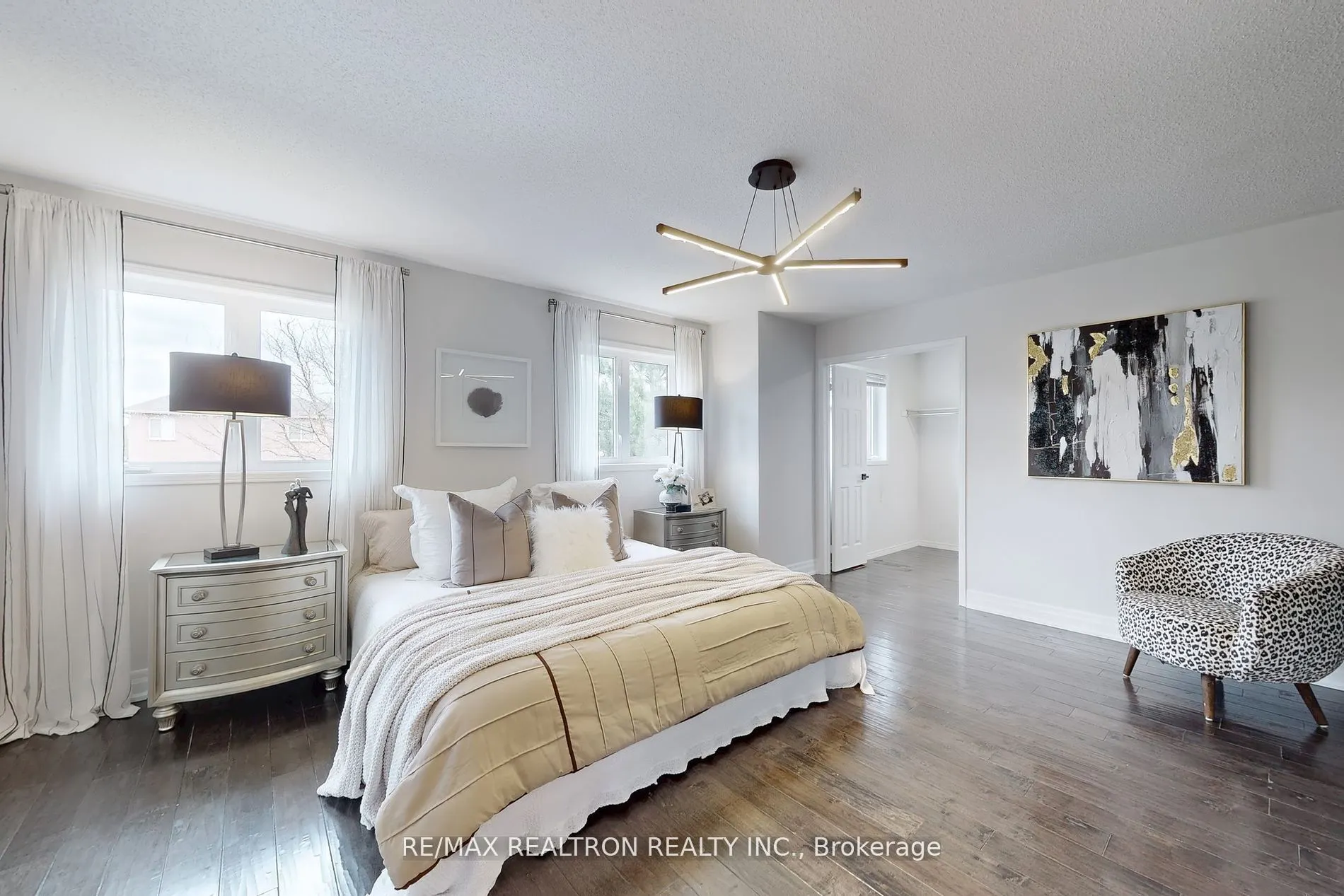 2355 Woodridge Way