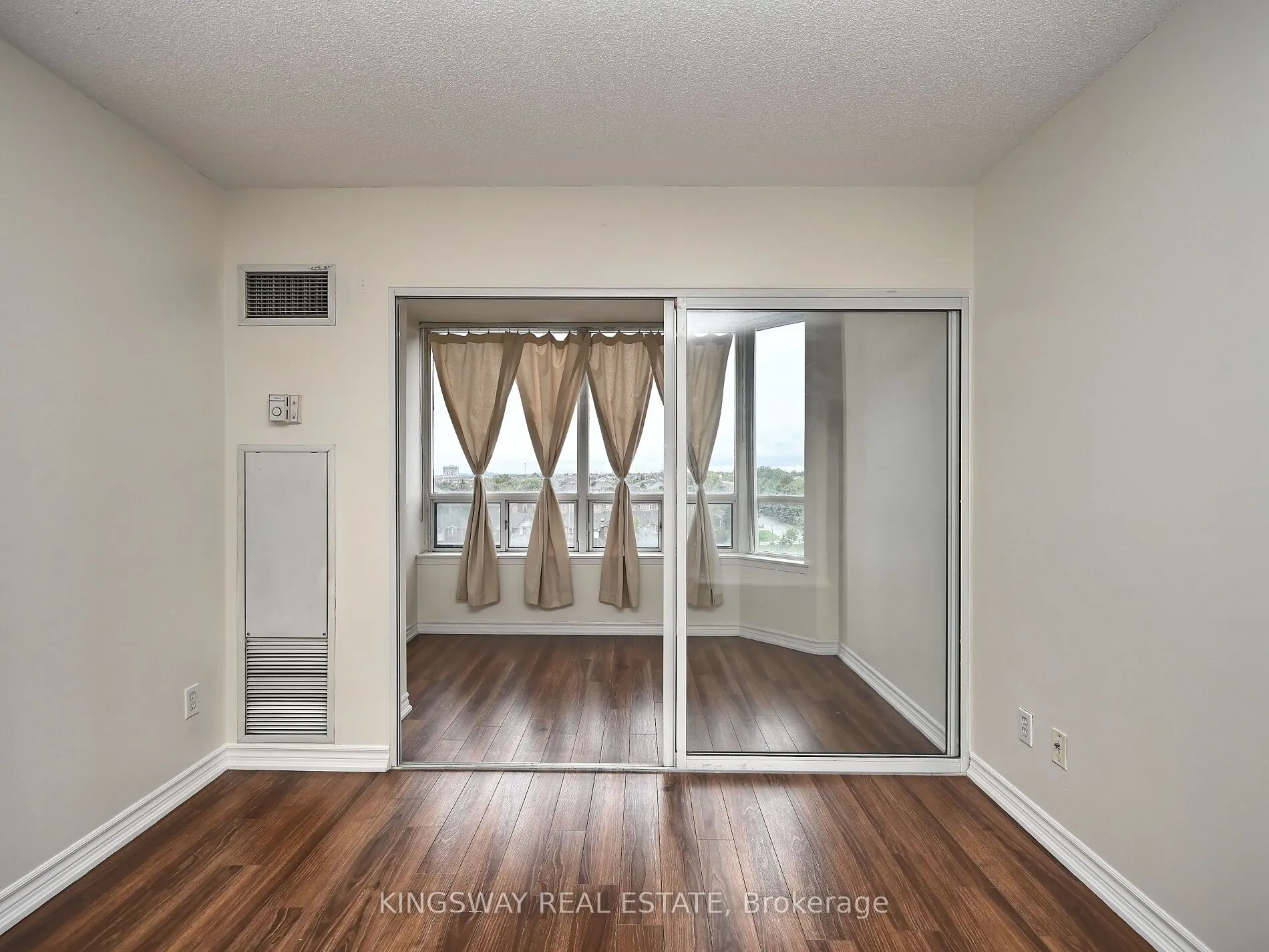 135 Hillcrest Avenue, #709