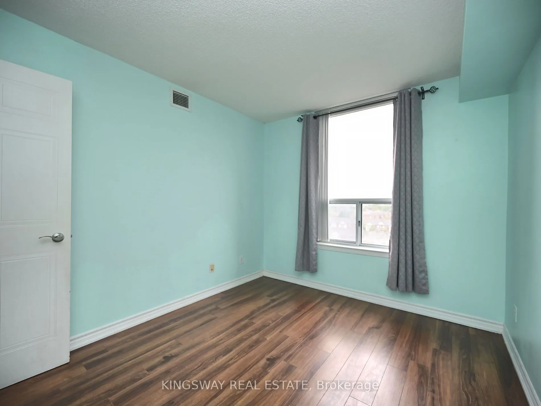135 Hillcrest Avenue, #709