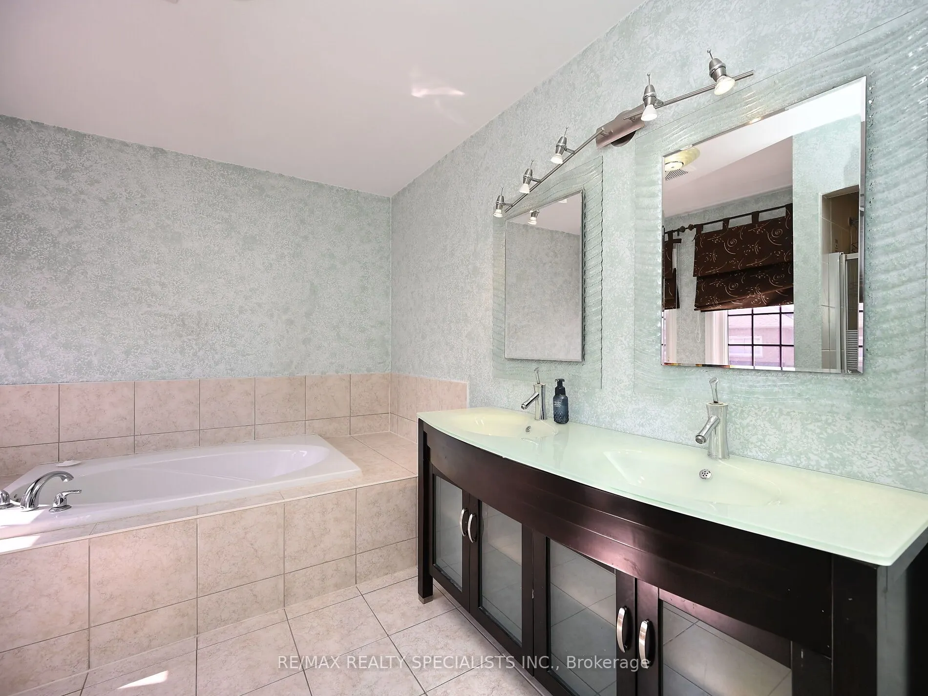 138 Southlake Boulevard