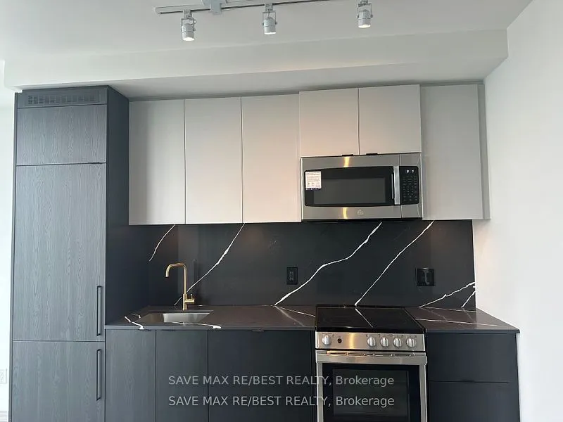 285 Dufferin Street, #726