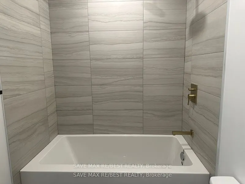 285 Dufferin Street, #726