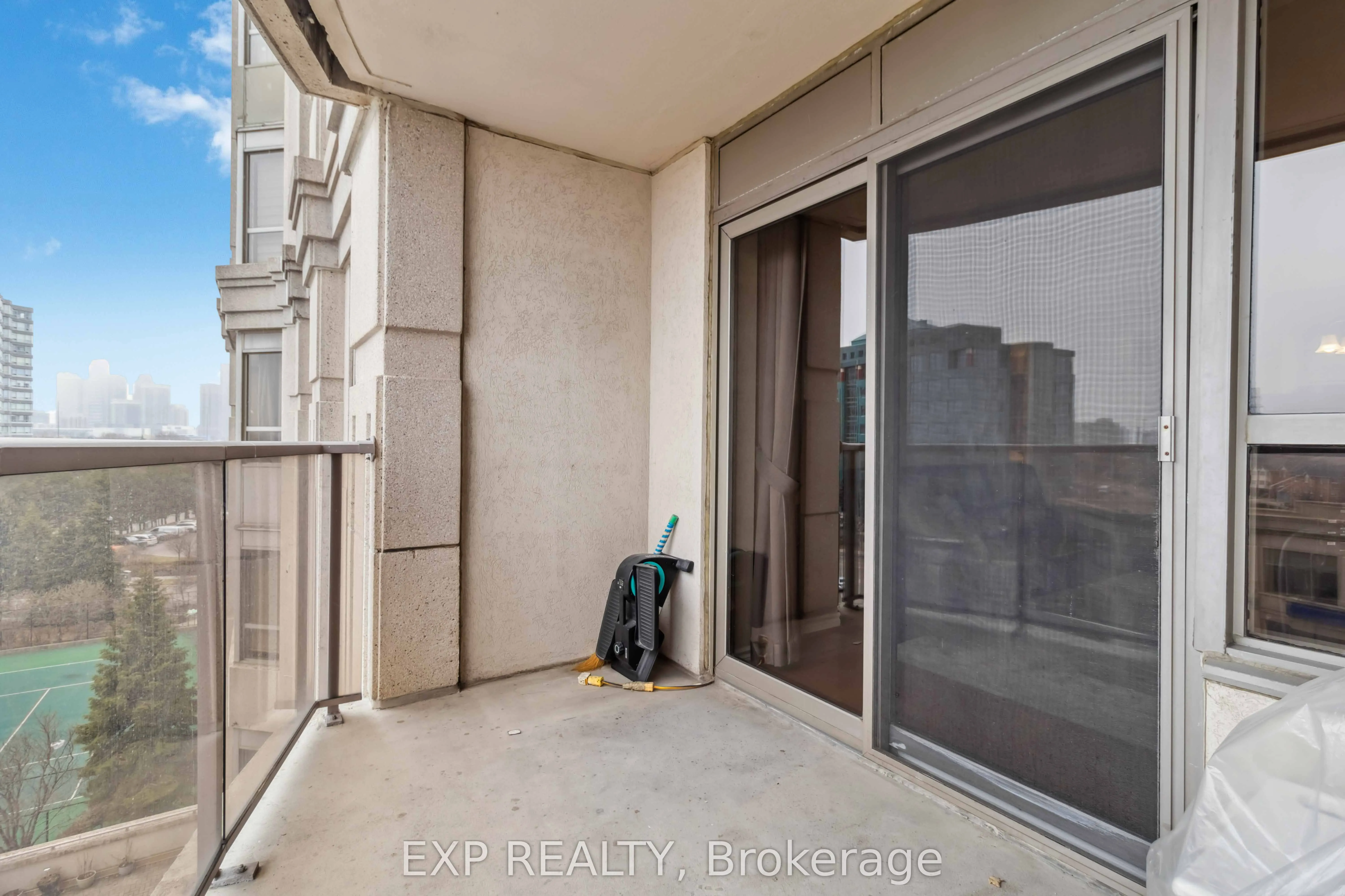 25 Kingsbridge Garden Circle, #616