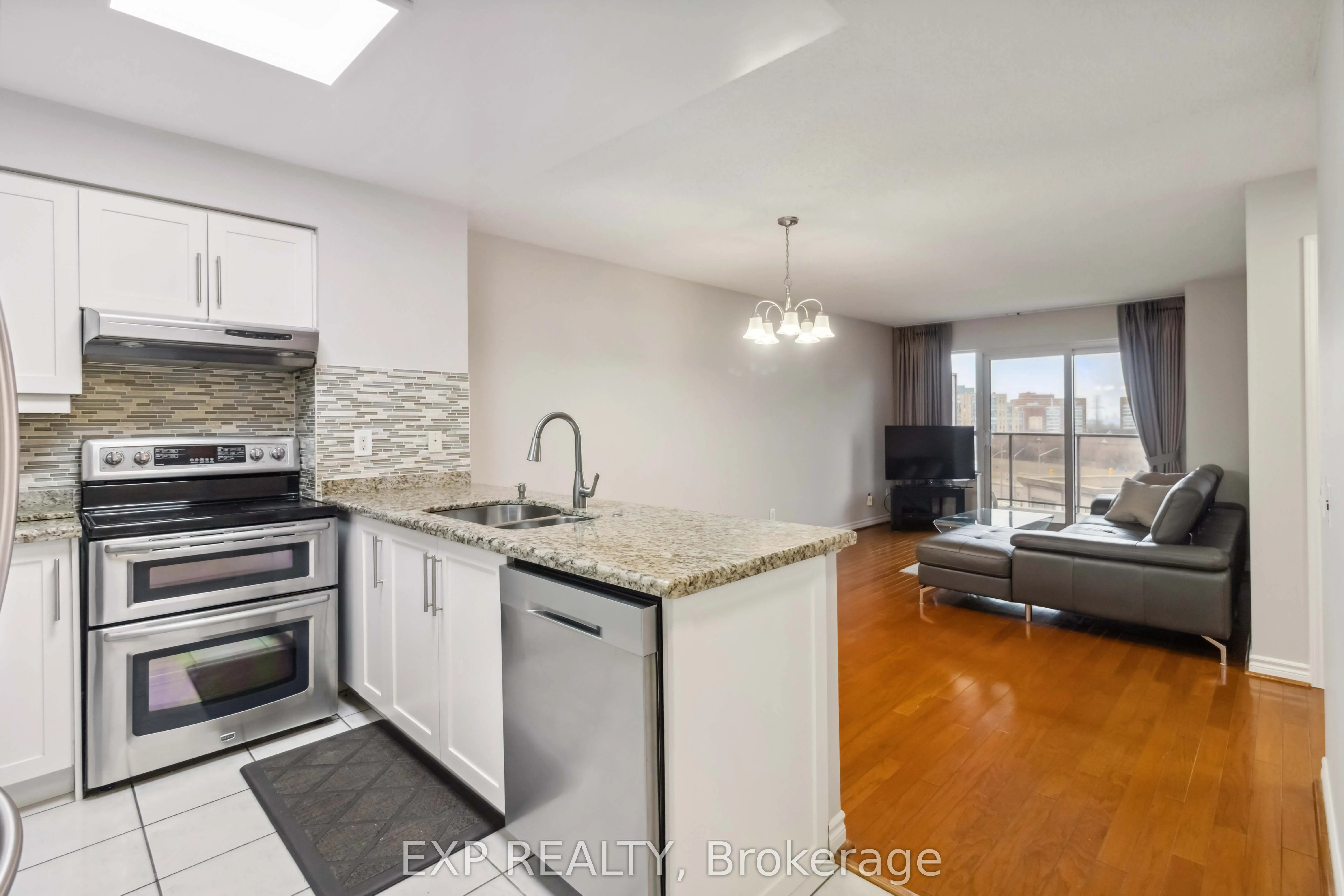 25 Kingsbridge Garden Circle, #616