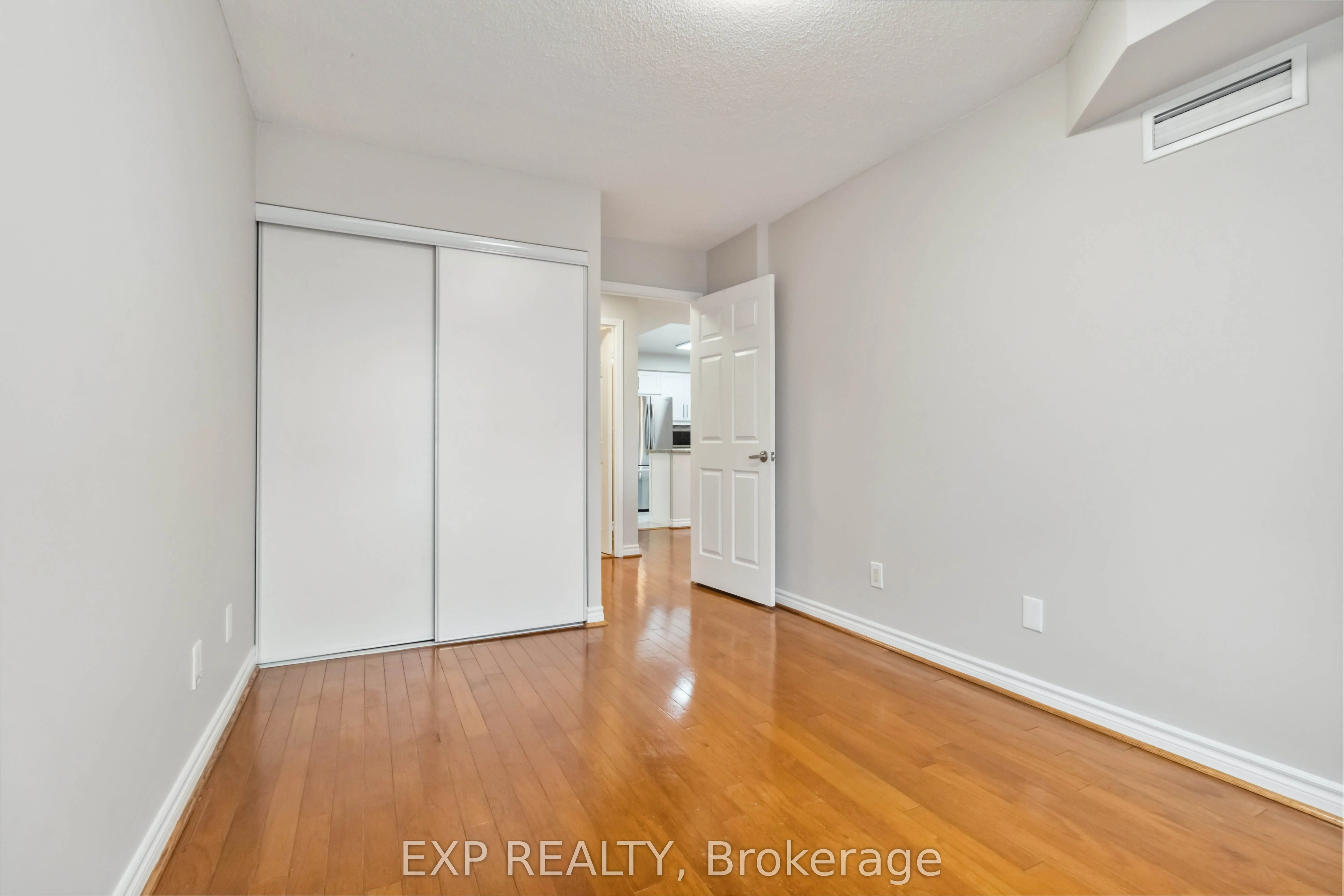 25 Kingsbridge Garden Circle, #616