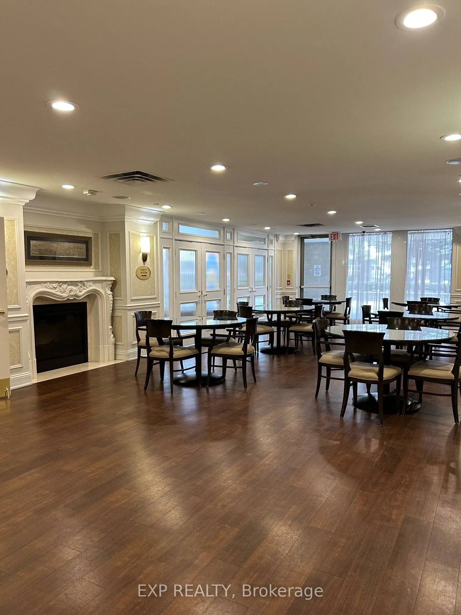 25 Kingsbridge Garden Circle, #616