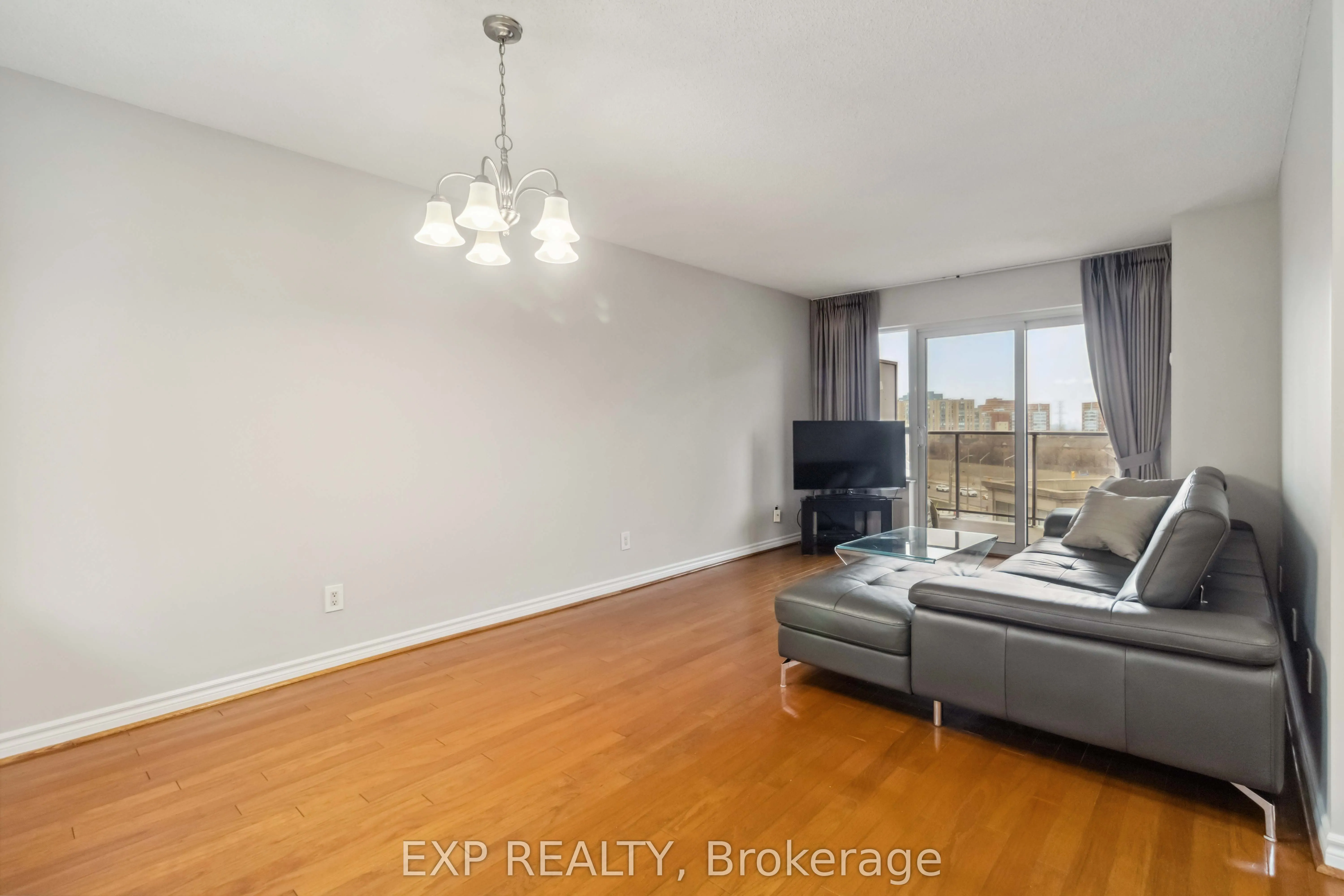 25 Kingsbridge Garden Circle, #616