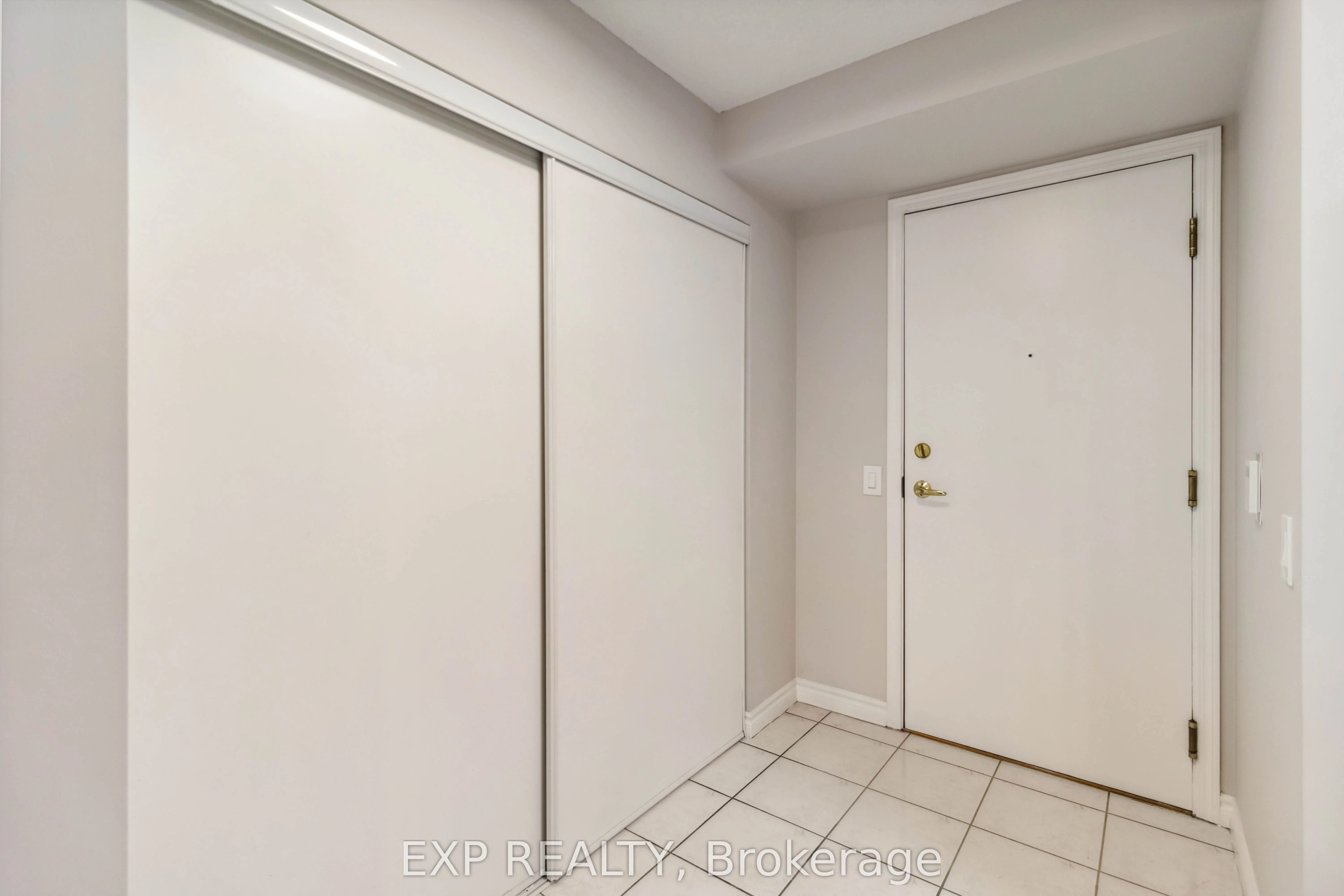 25 Kingsbridge Garden Circle, #616