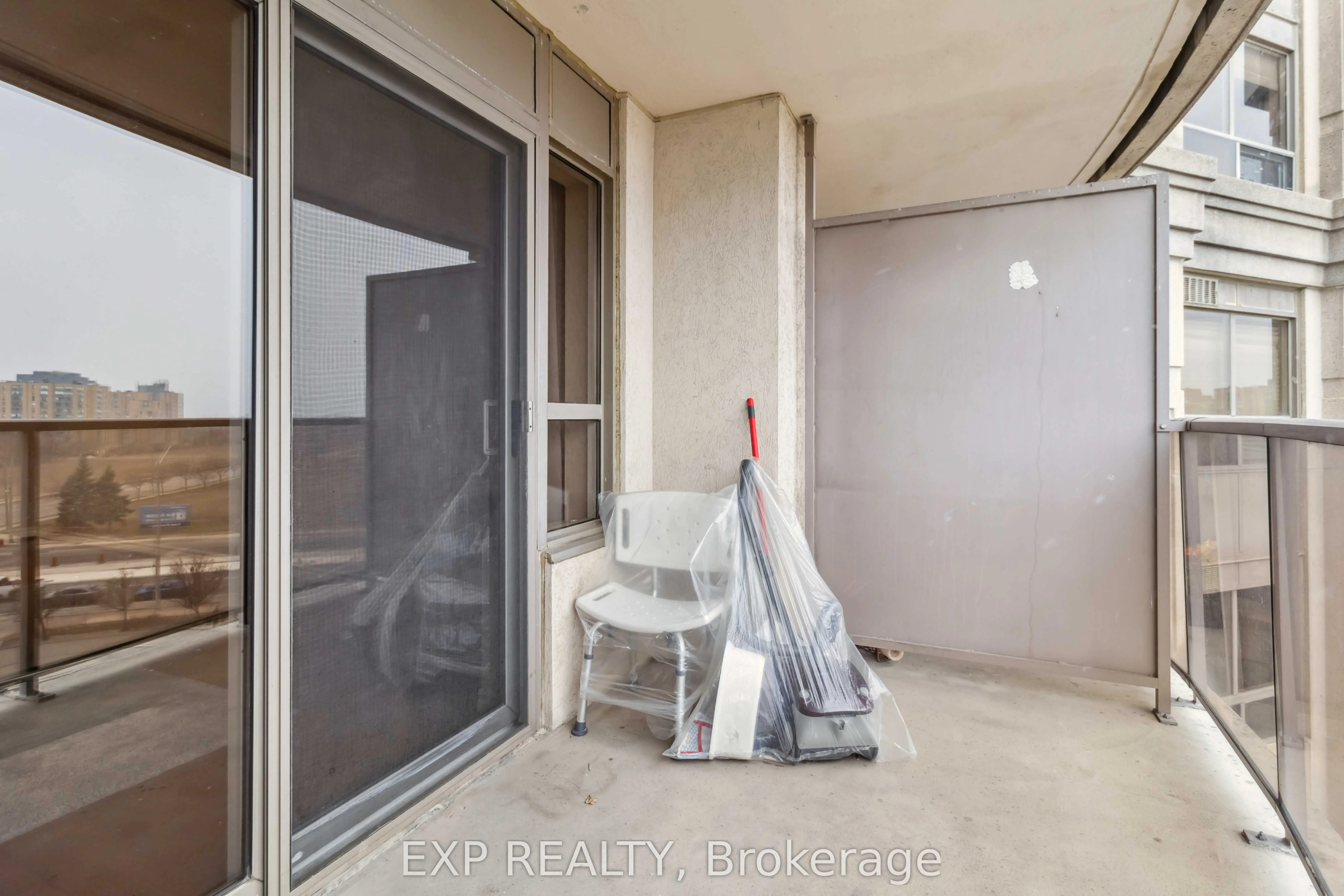 25 Kingsbridge Garden Circle, #616