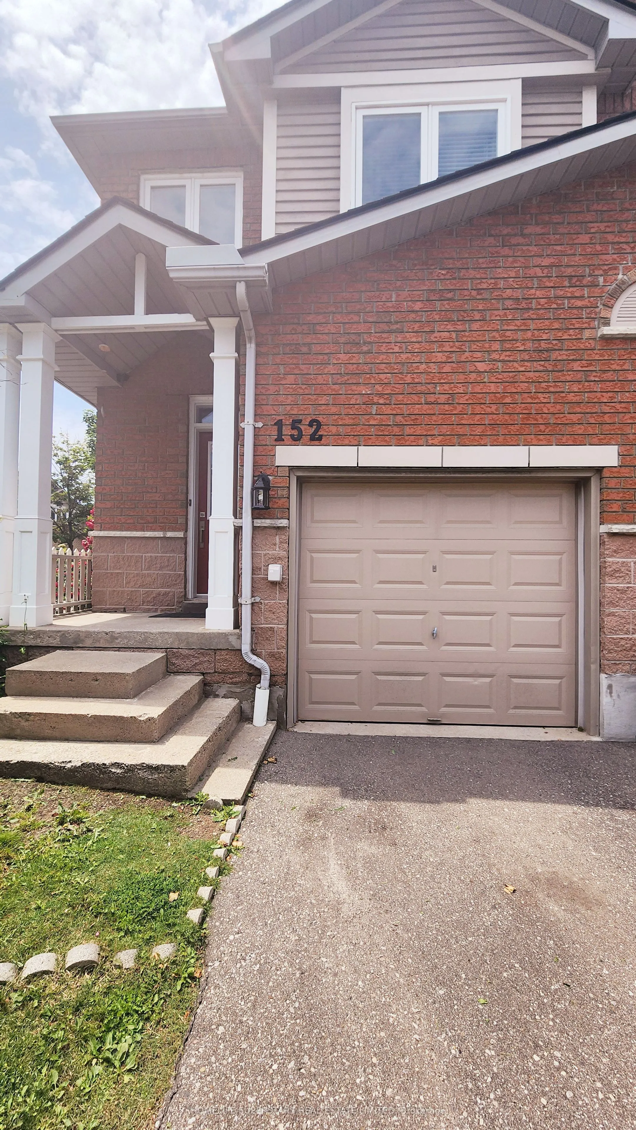 833 Scollard Court, #152