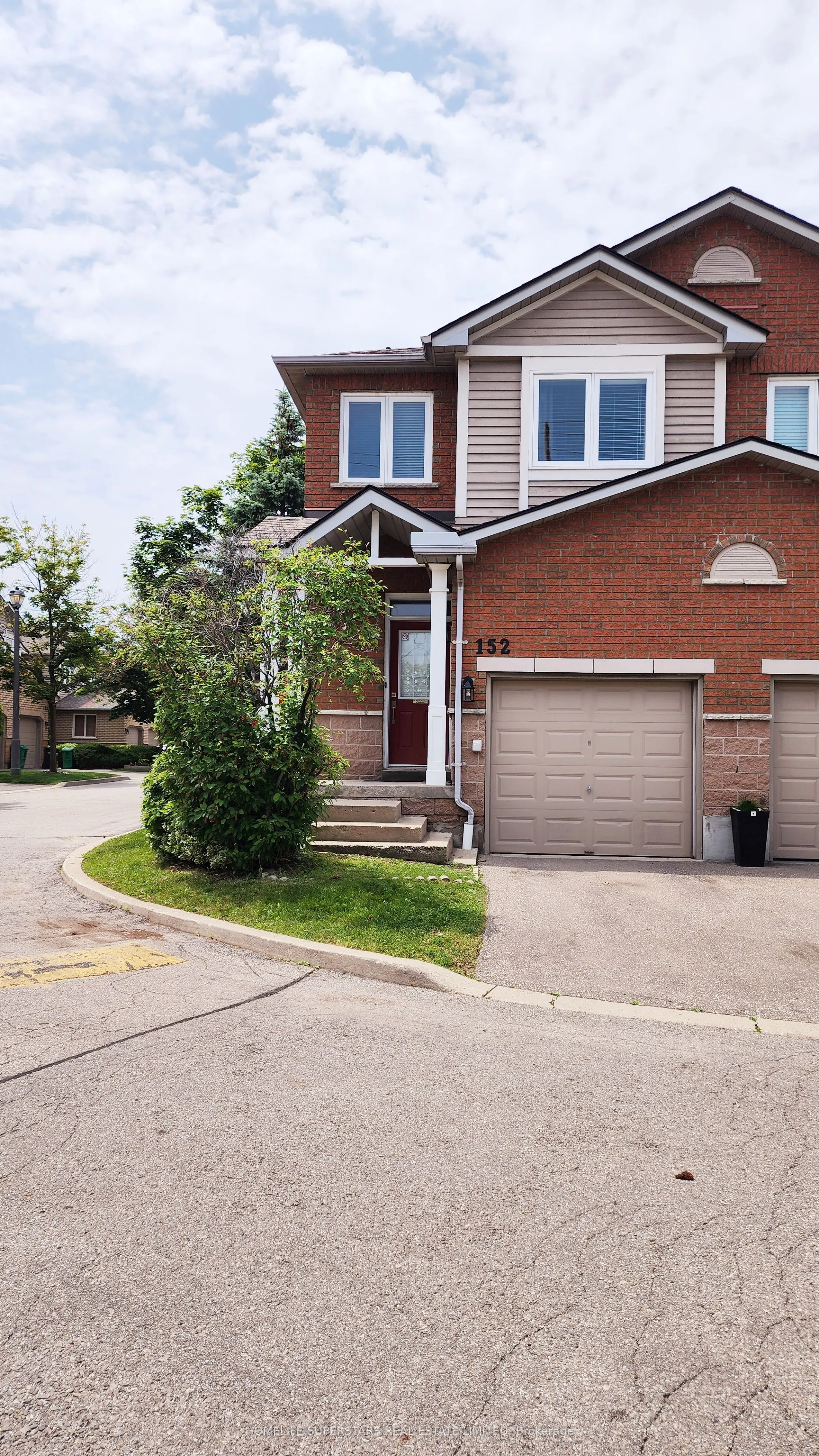 833 Scollard Court, #152