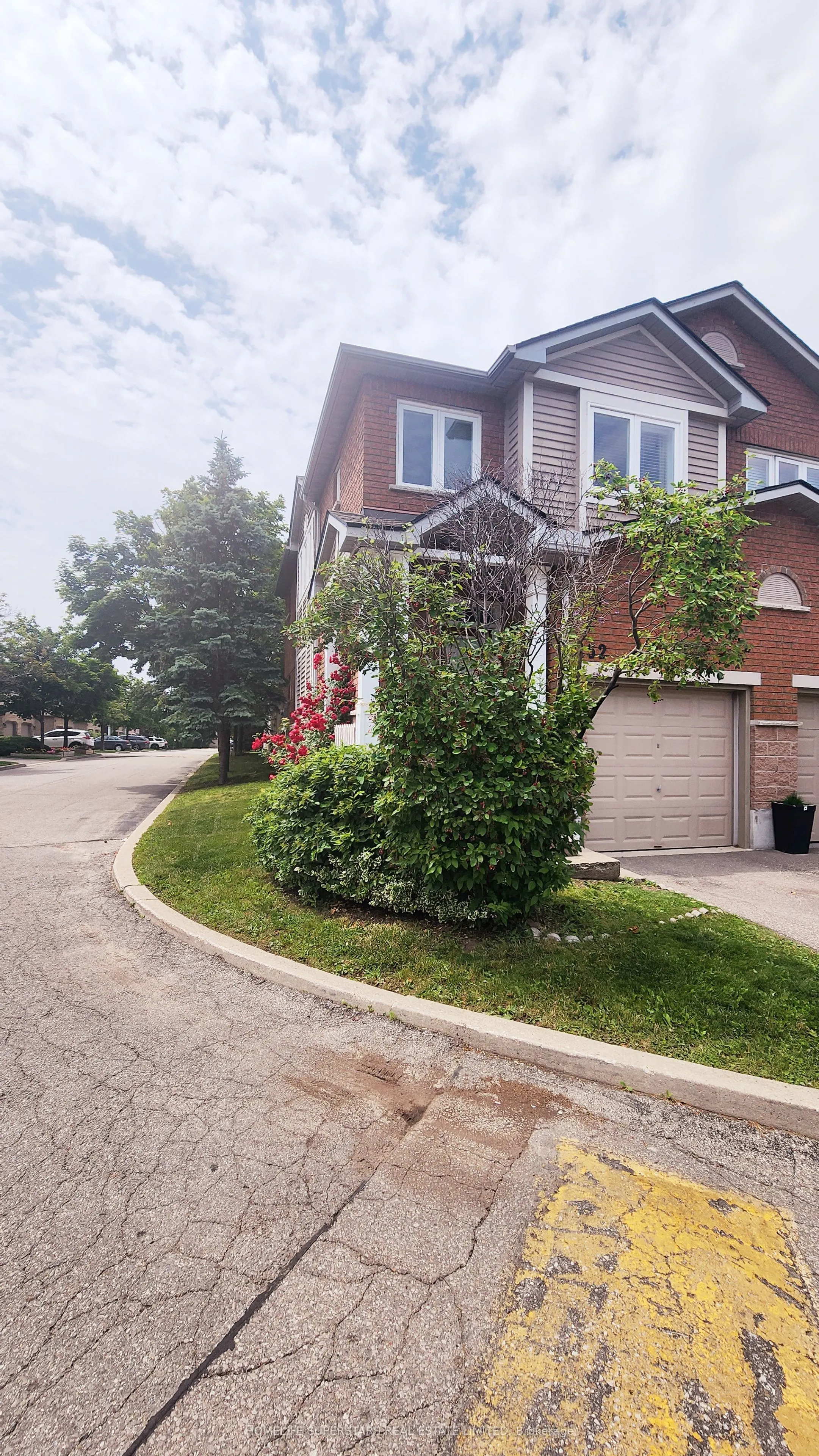 833 Scollard Court, #152