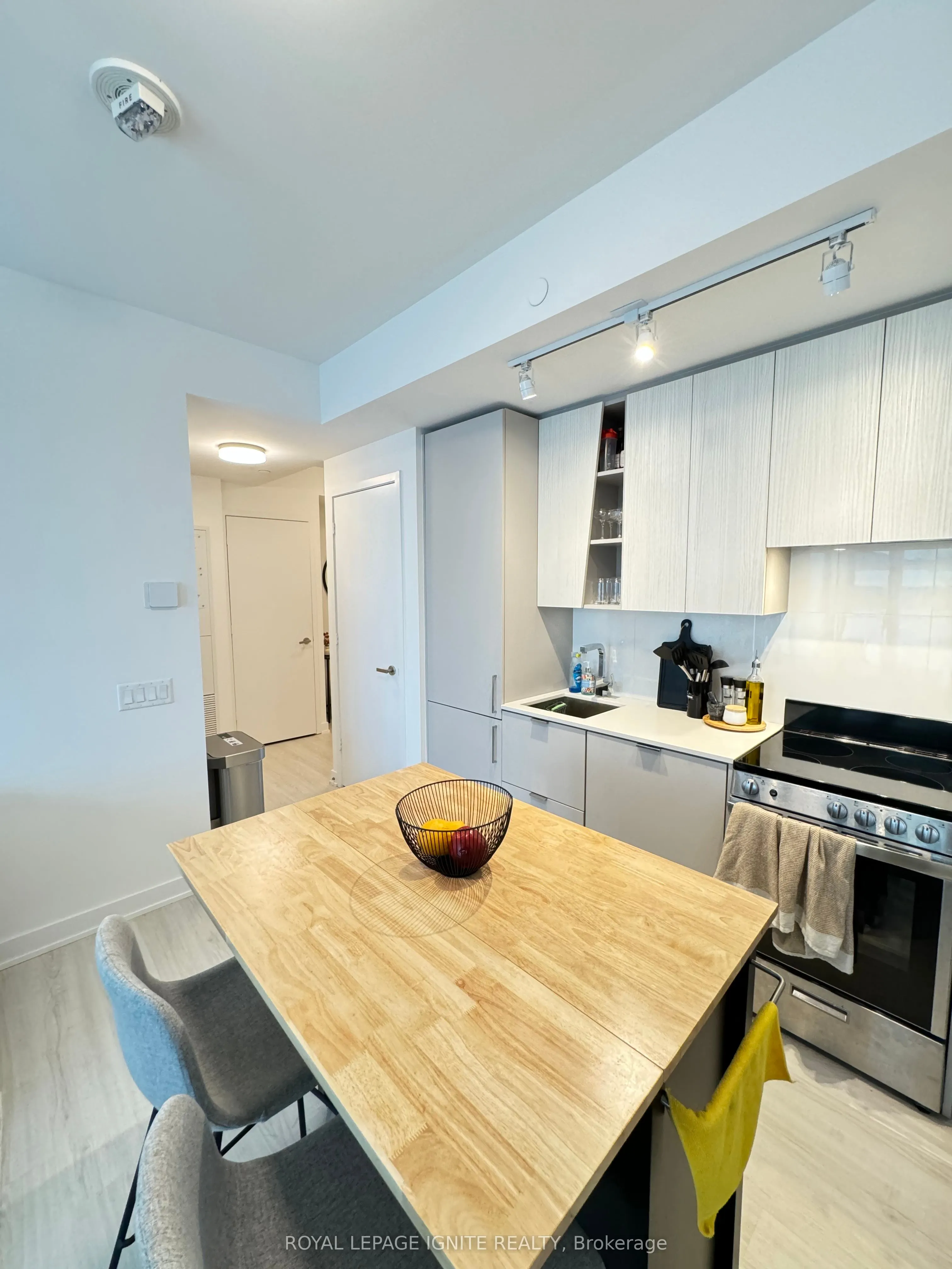 3883 Quartz Road, #501