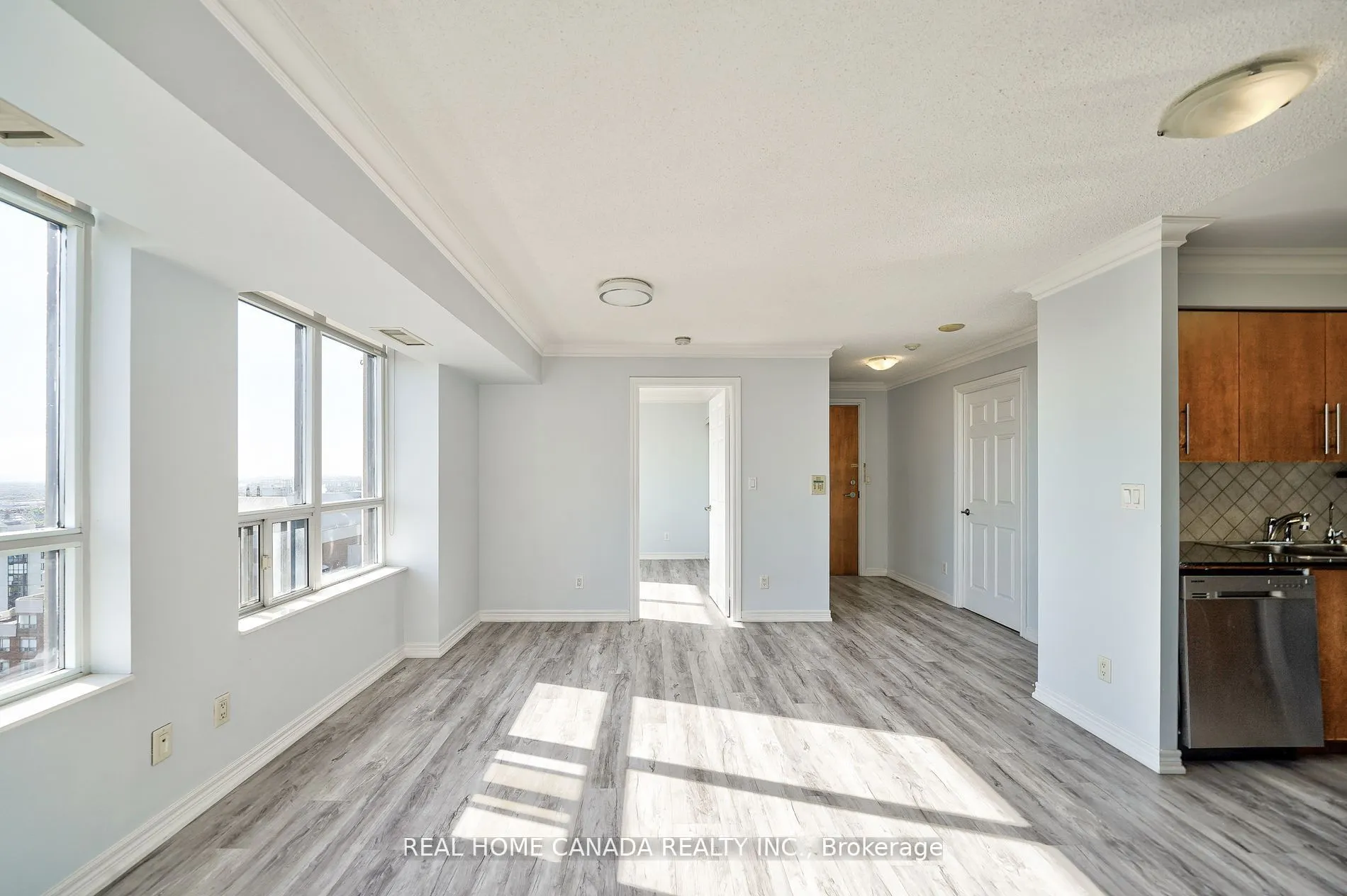 310 Burnhamthorpe Road W, #2811