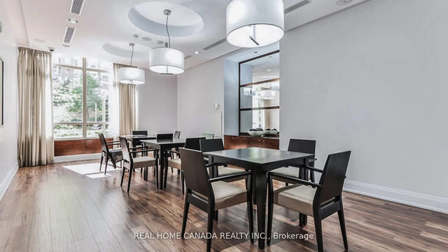 310 Burnhamthorpe Road W, #2811