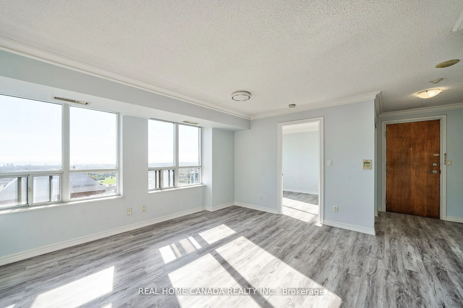 310 Burnhamthorpe Road W, #2811