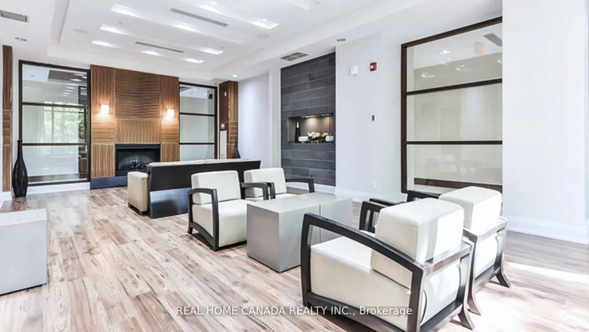 310 Burnhamthorpe Road W, #2811