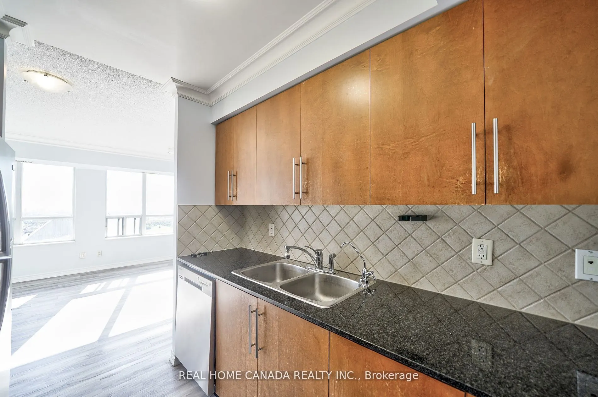 310 Burnhamthorpe Road W, #2811