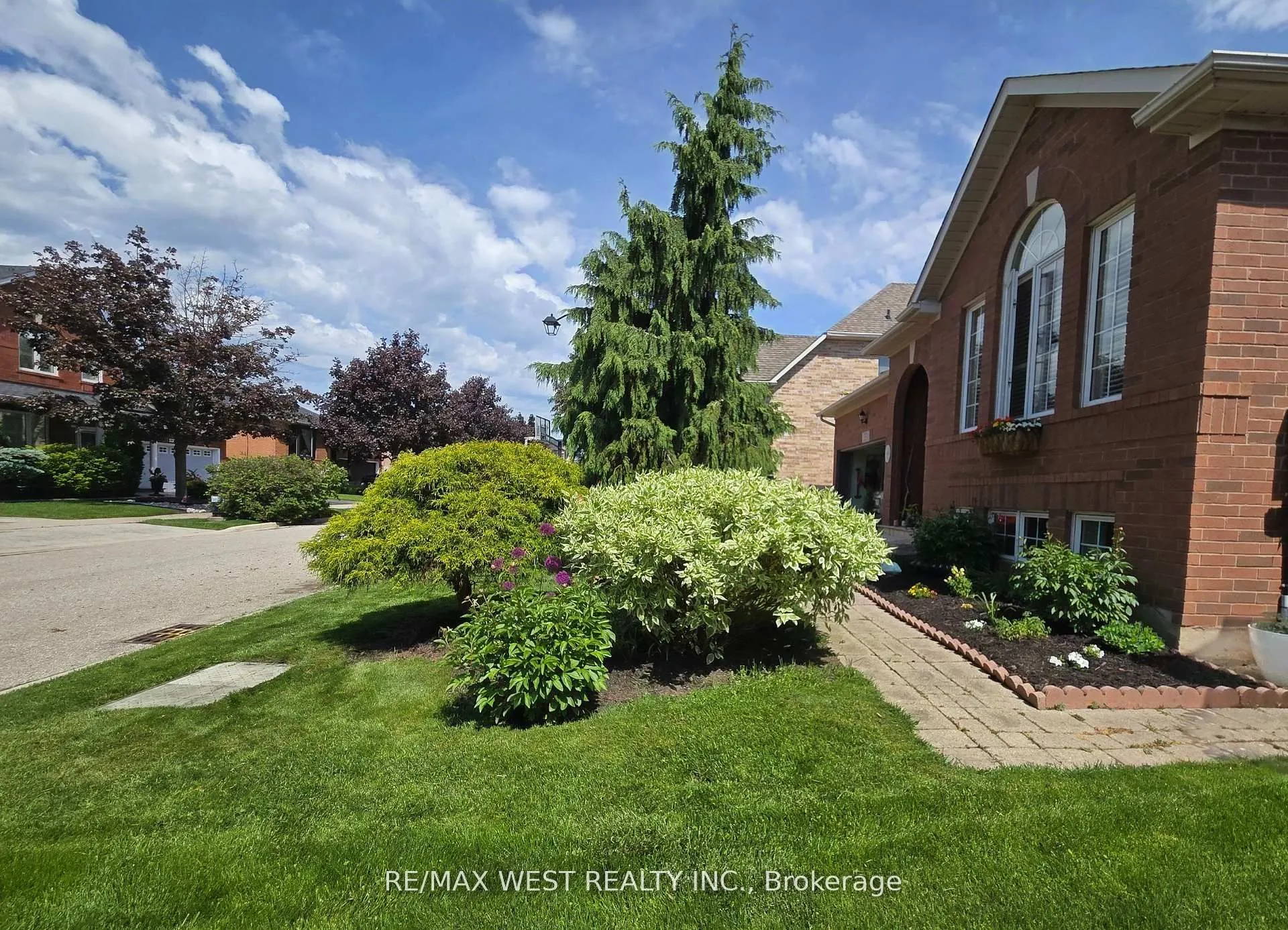 2223 Lapsley Crescent