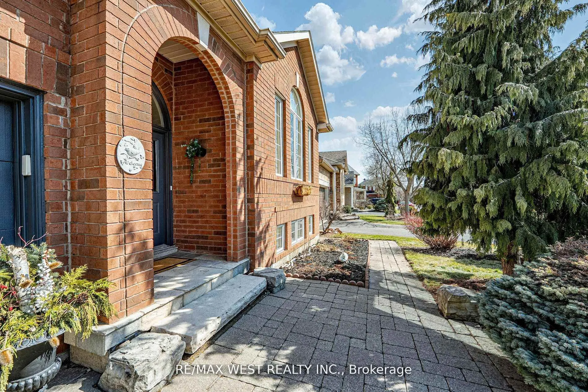 2223 Lapsley Crescent
