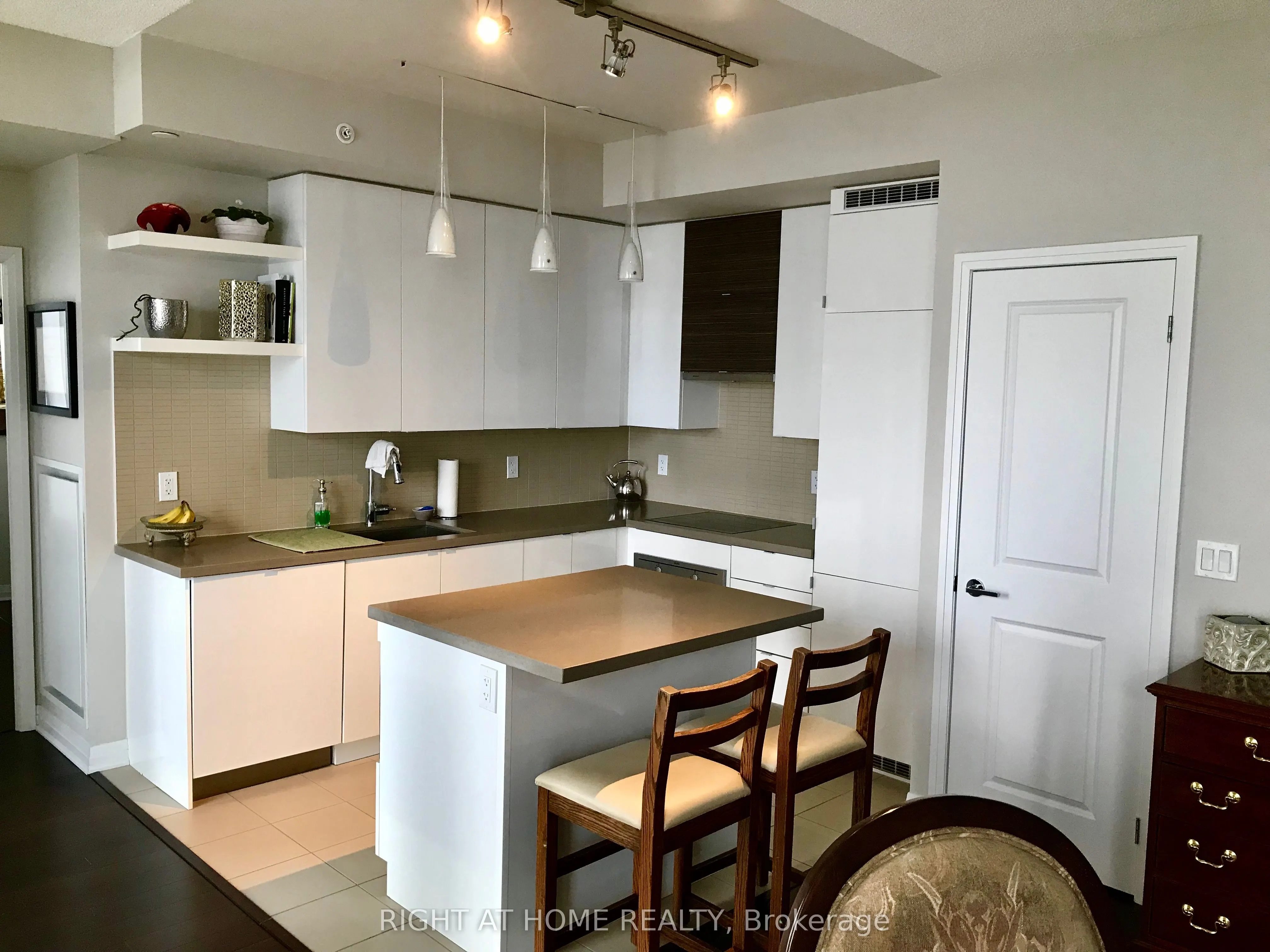 59 Annie Craig Drive, #1807