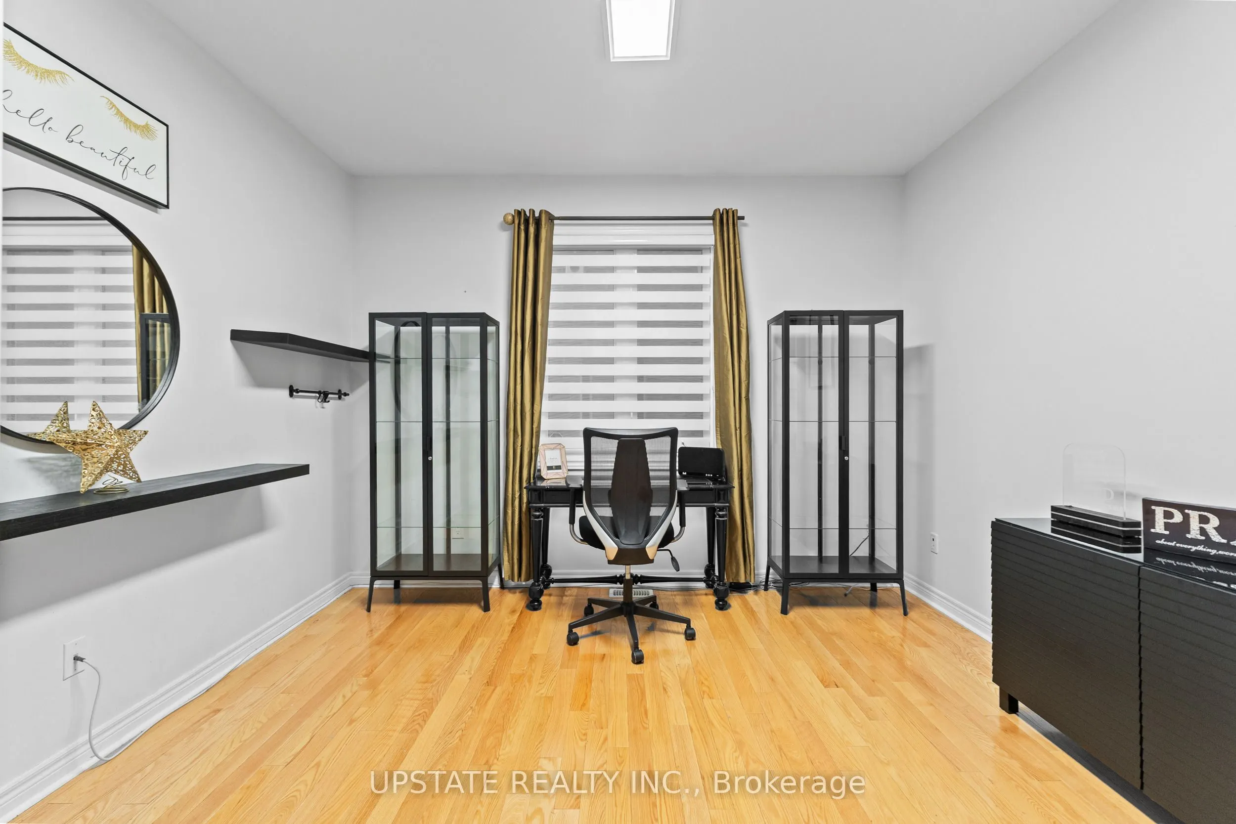 6 Islington Drive