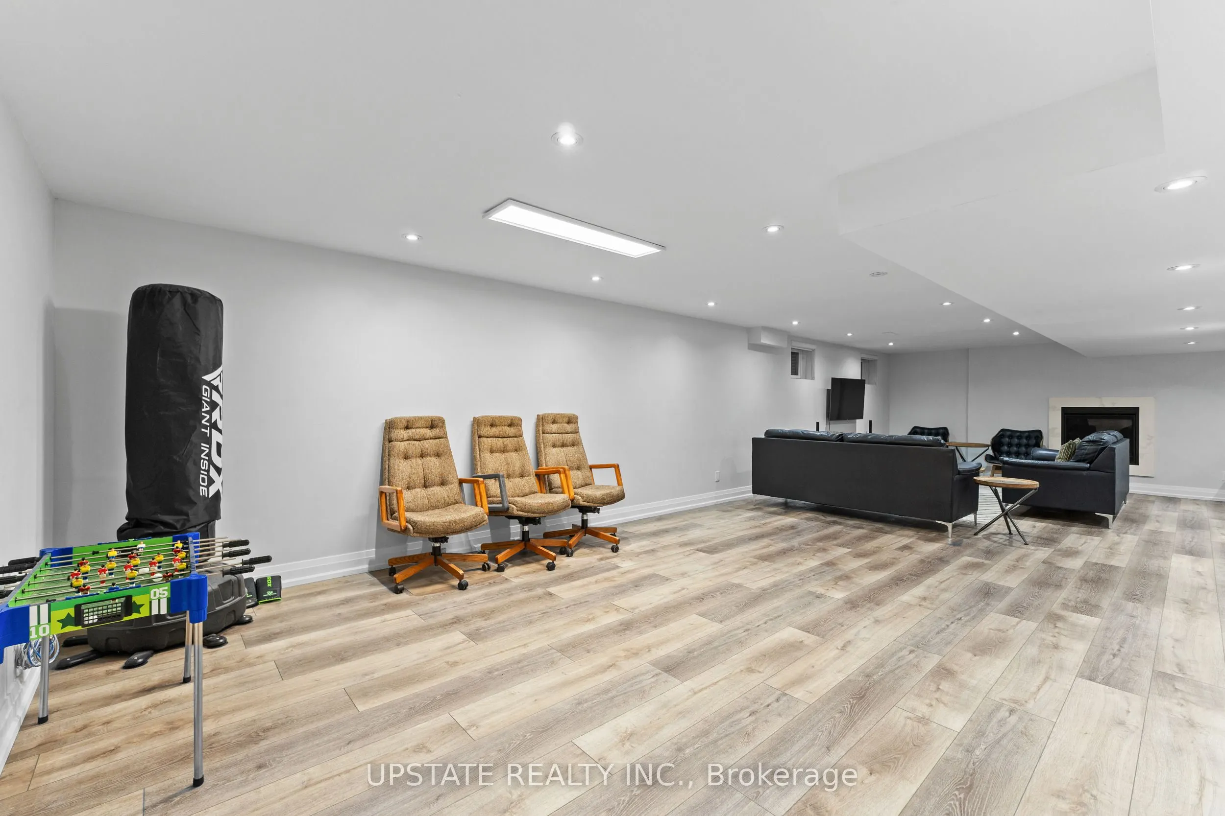 6 Islington Drive