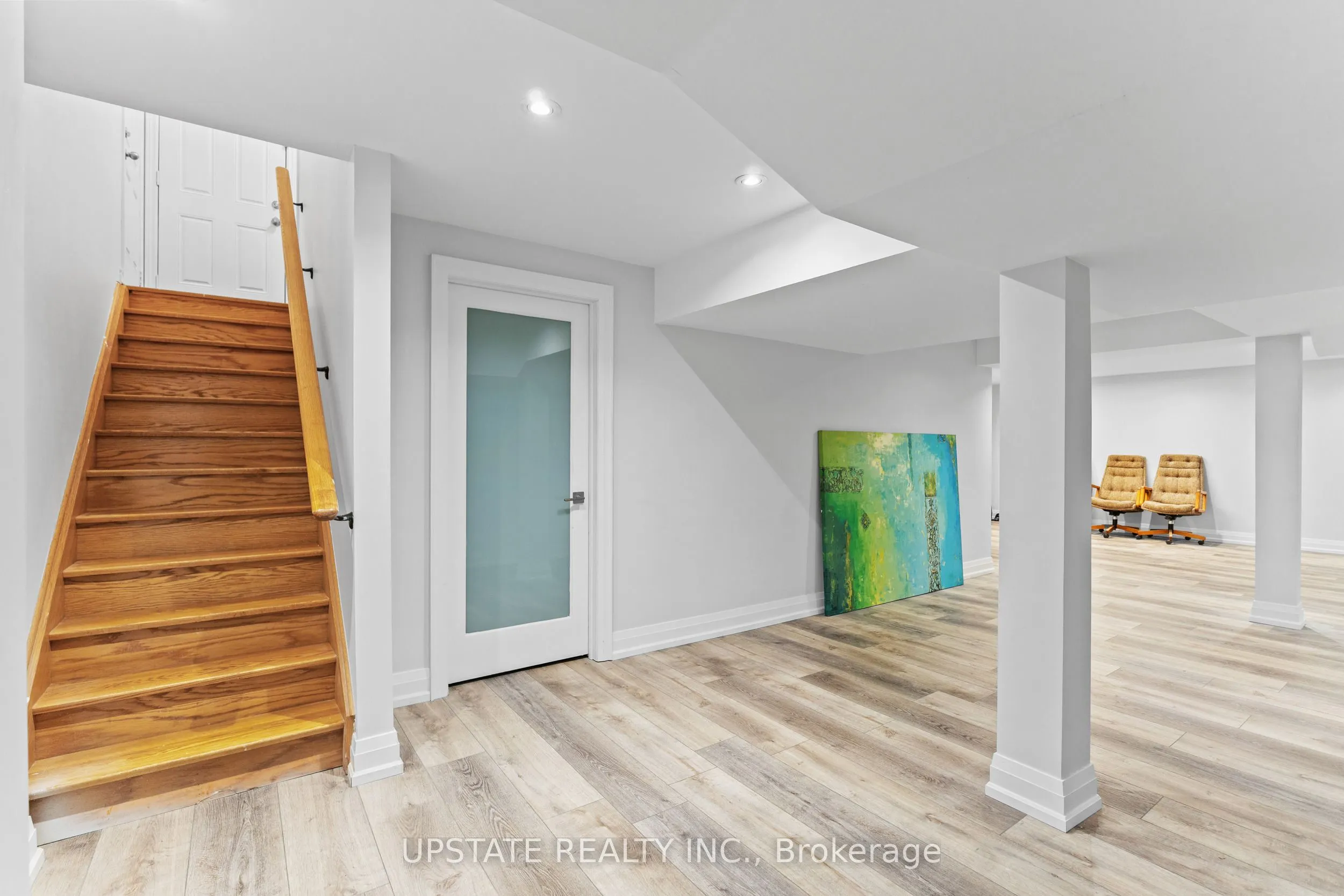 6 Islington Drive