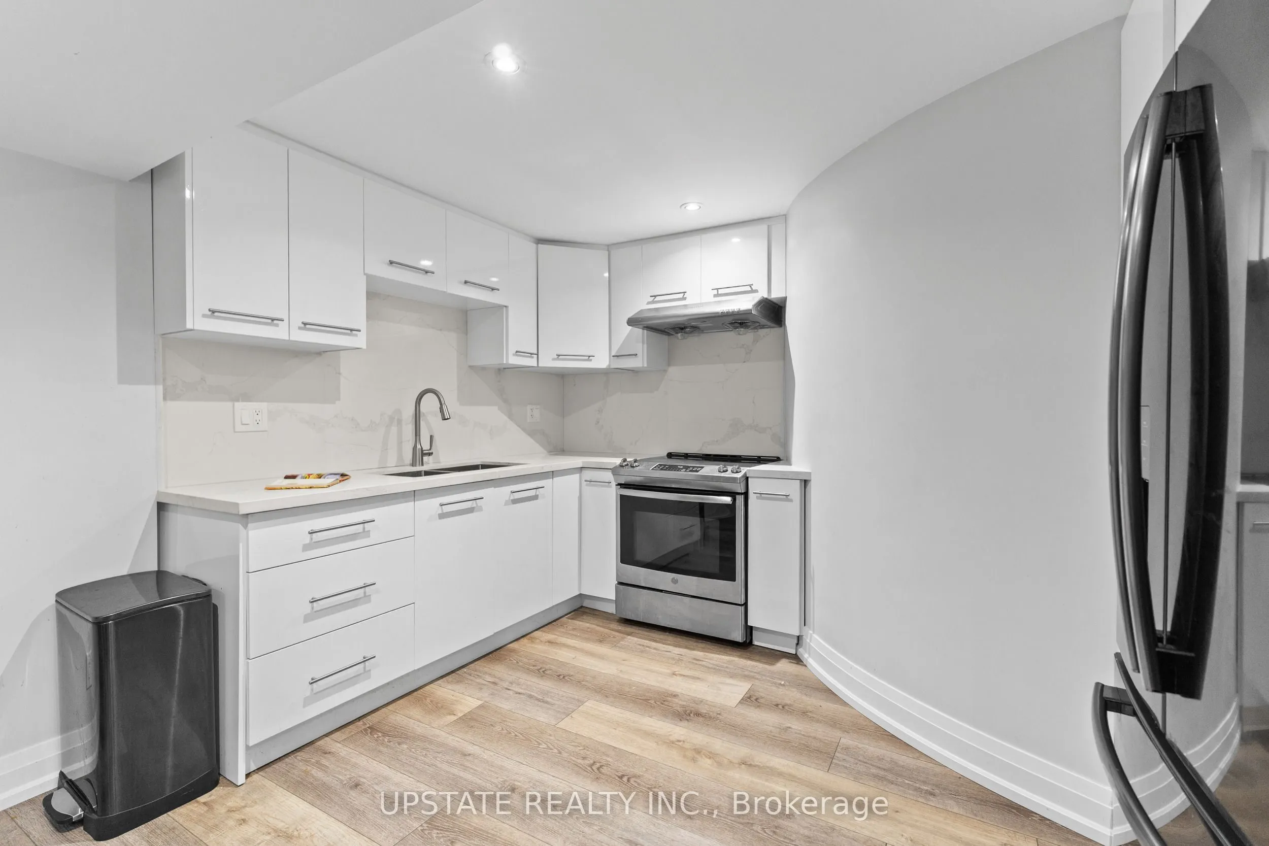 6 Islington Drive