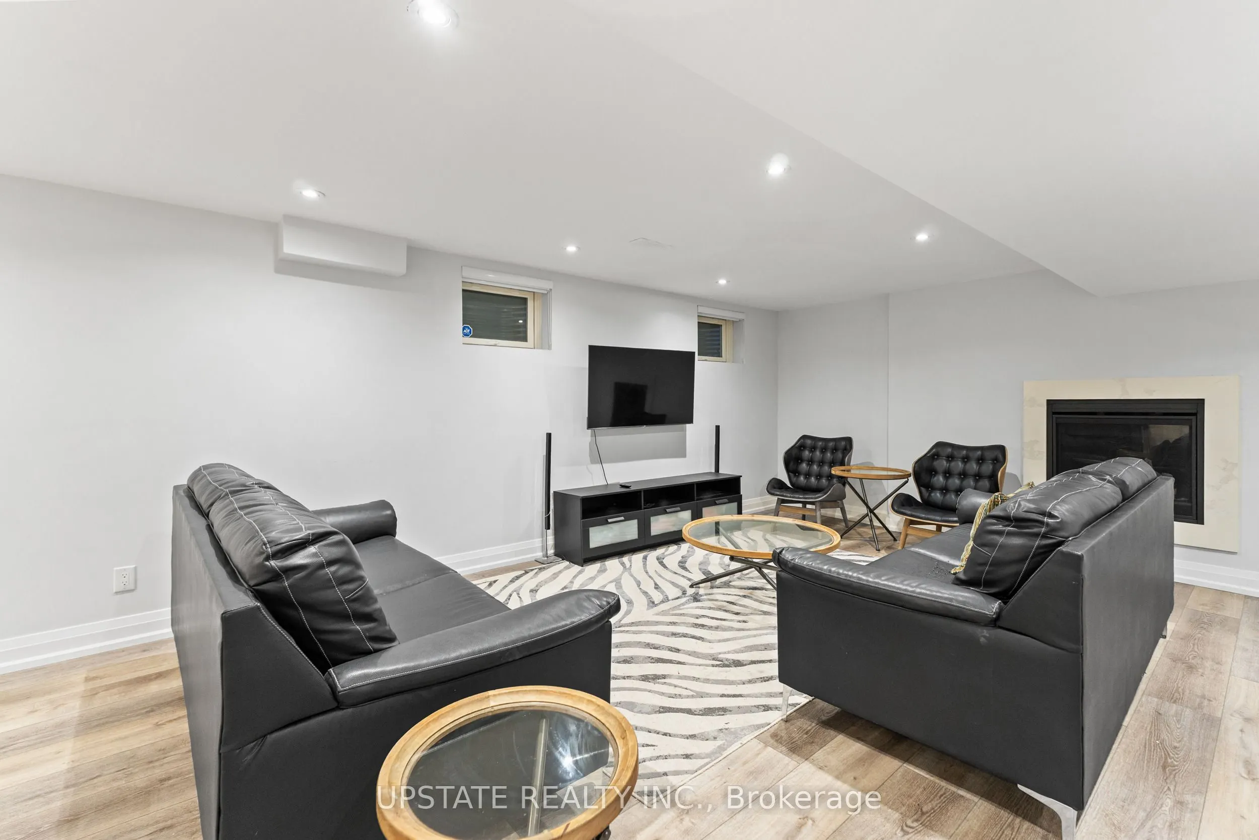 6 Islington Drive
