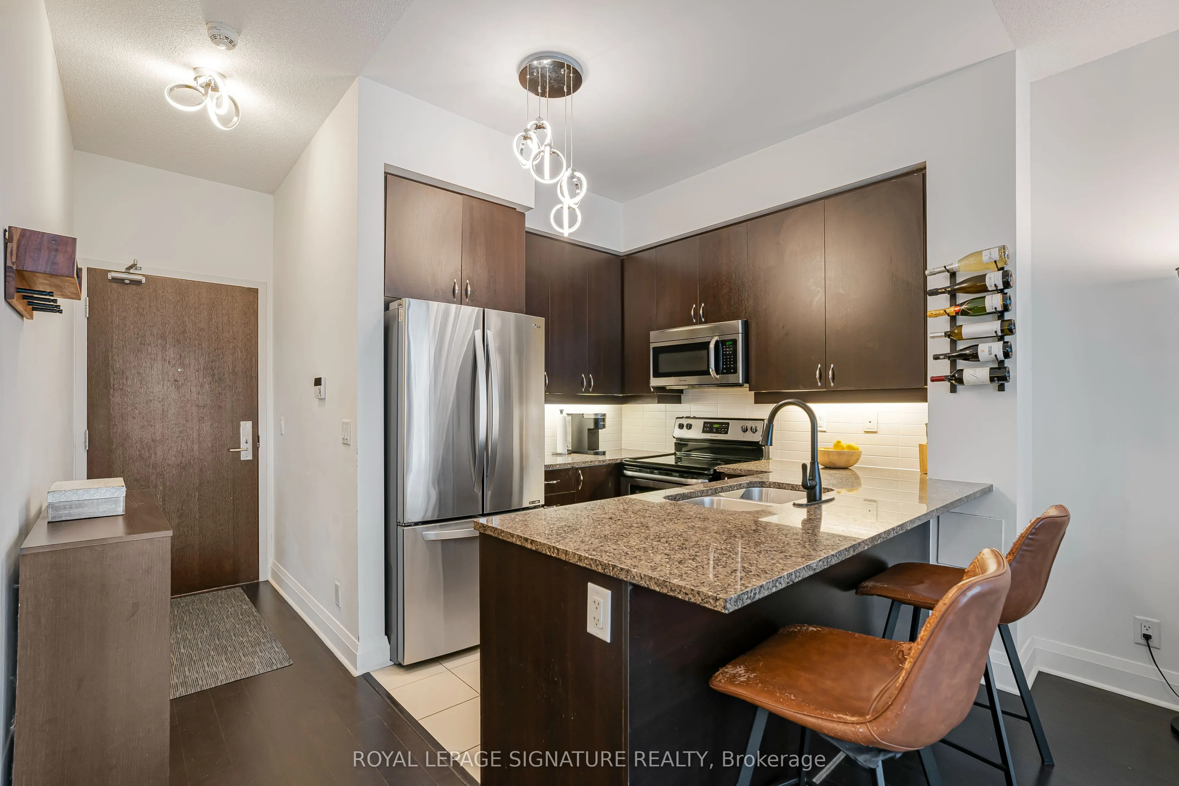 1185 The Queensway, #527