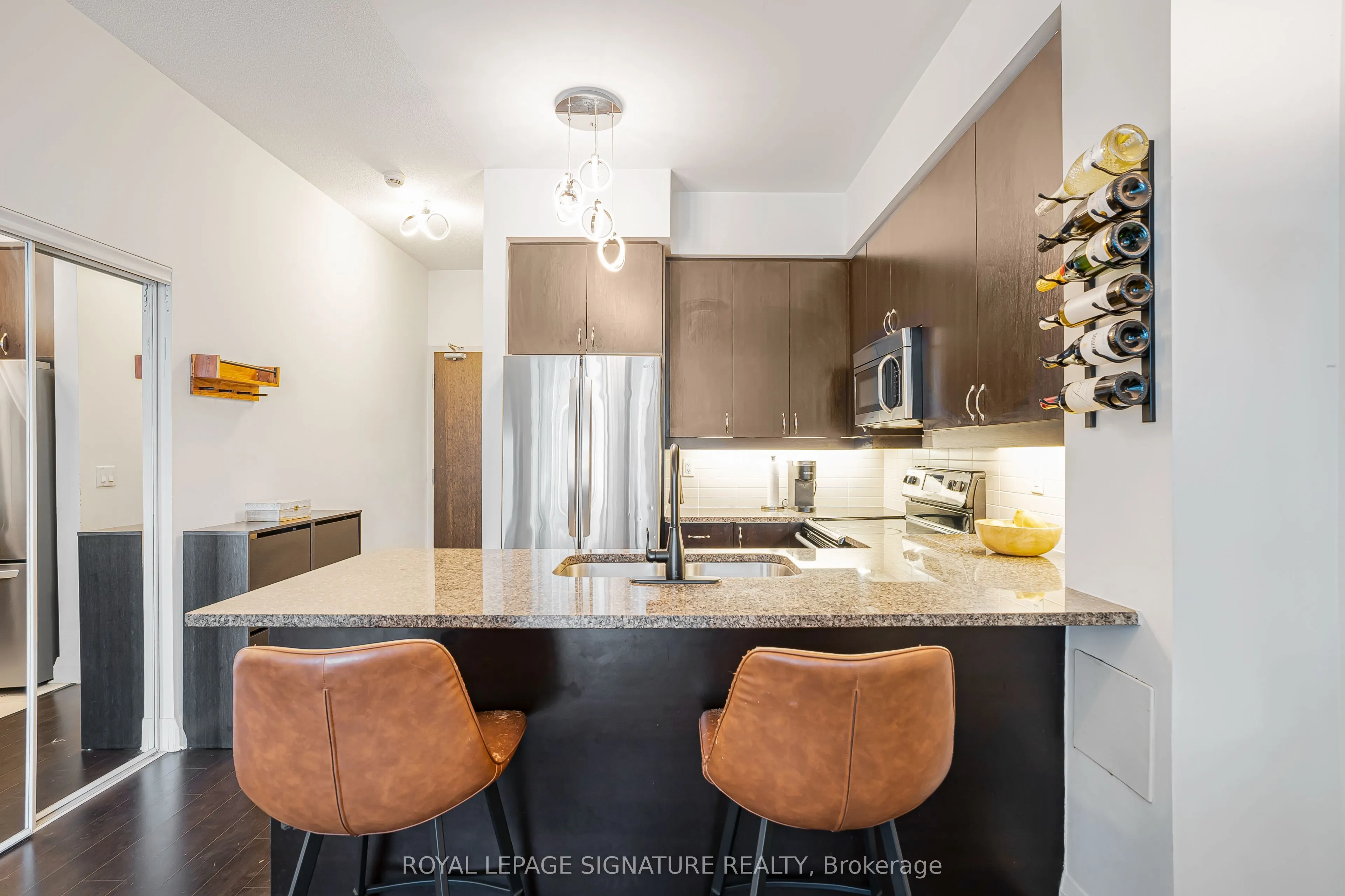 1185 The Queensway, #527