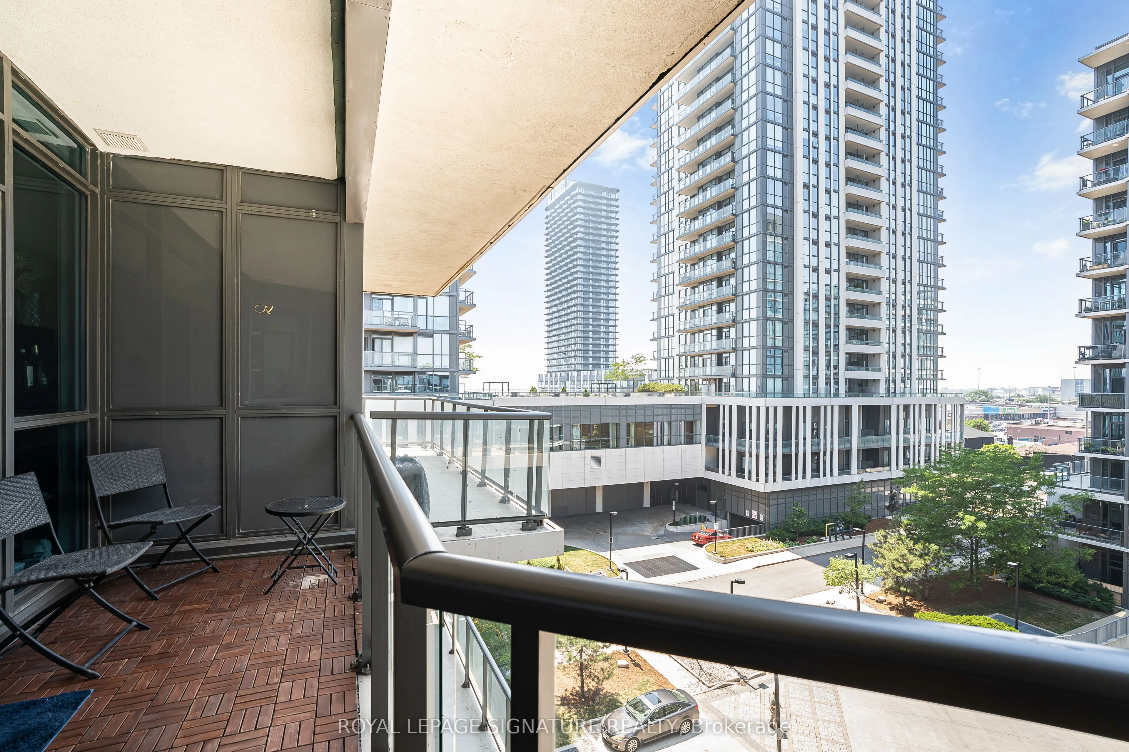 1185 The Queensway, #527
