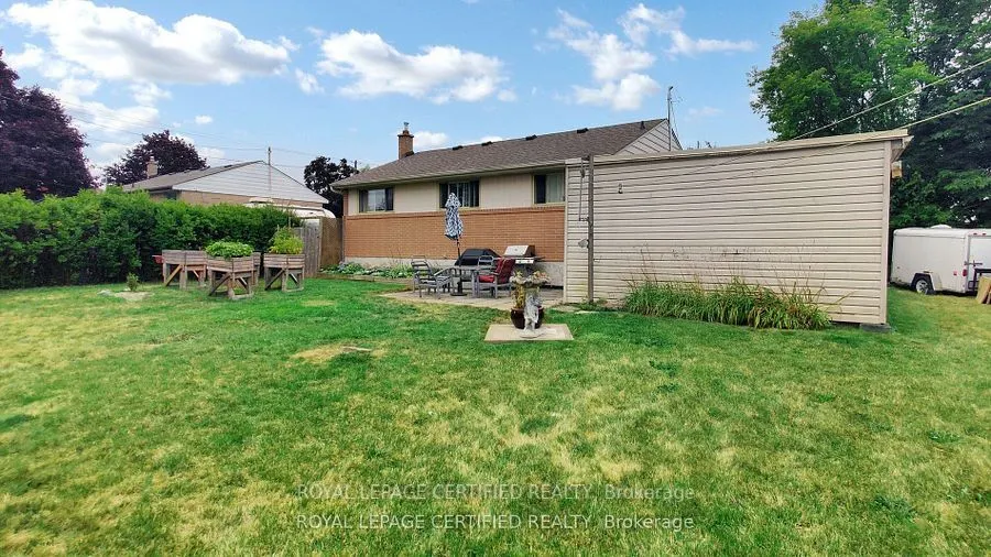 289 Henderson Street