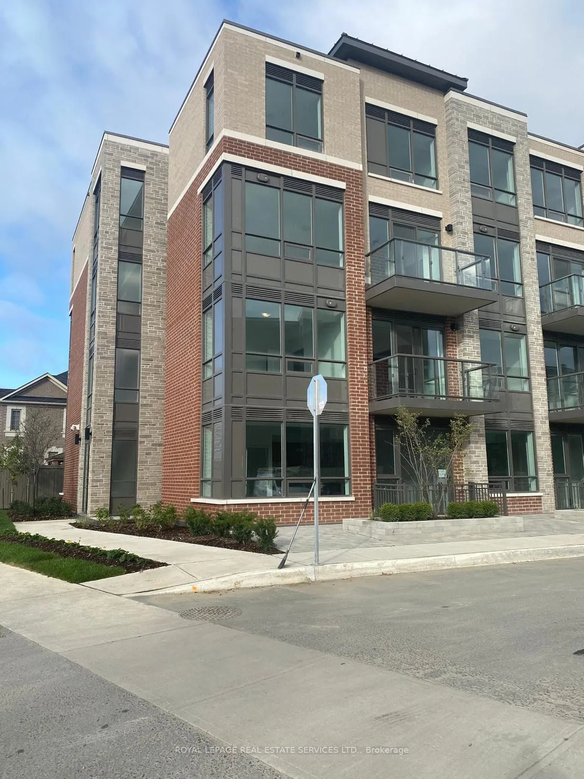 65 Attmar Drive, #260