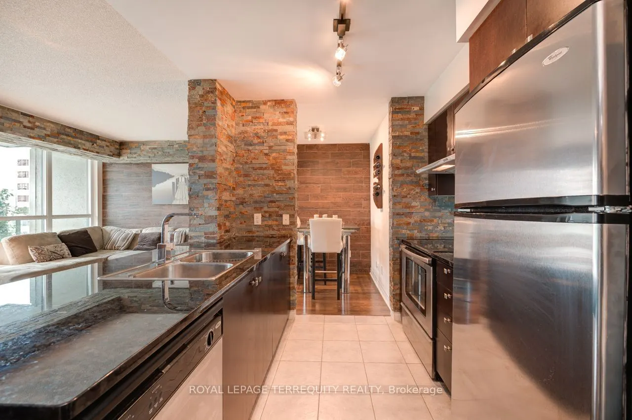 208 Enfield Place, #1105