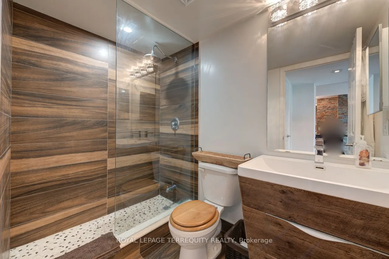 208 Enfield Place, #1105